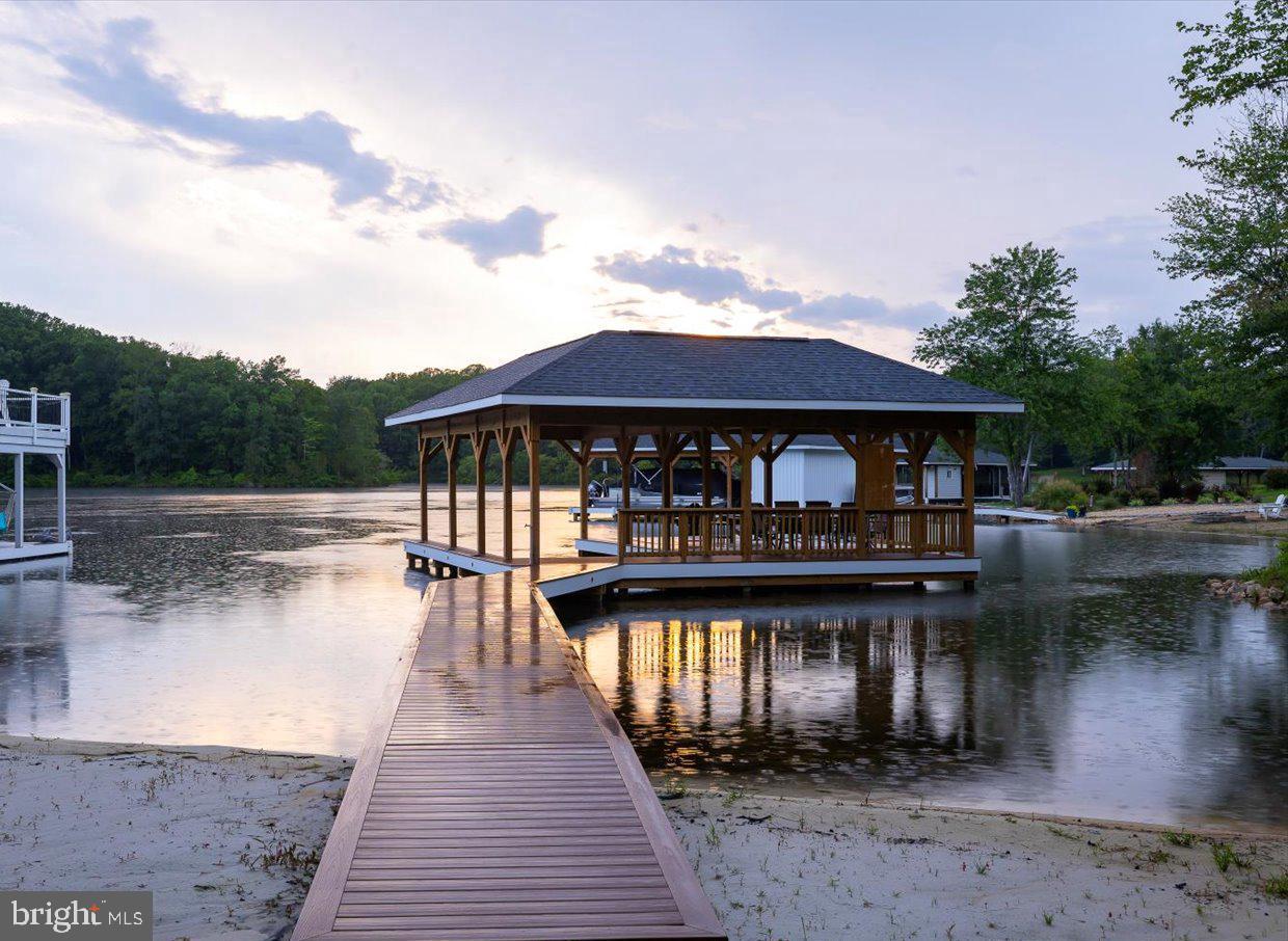 NOAHS LANDING - Residential