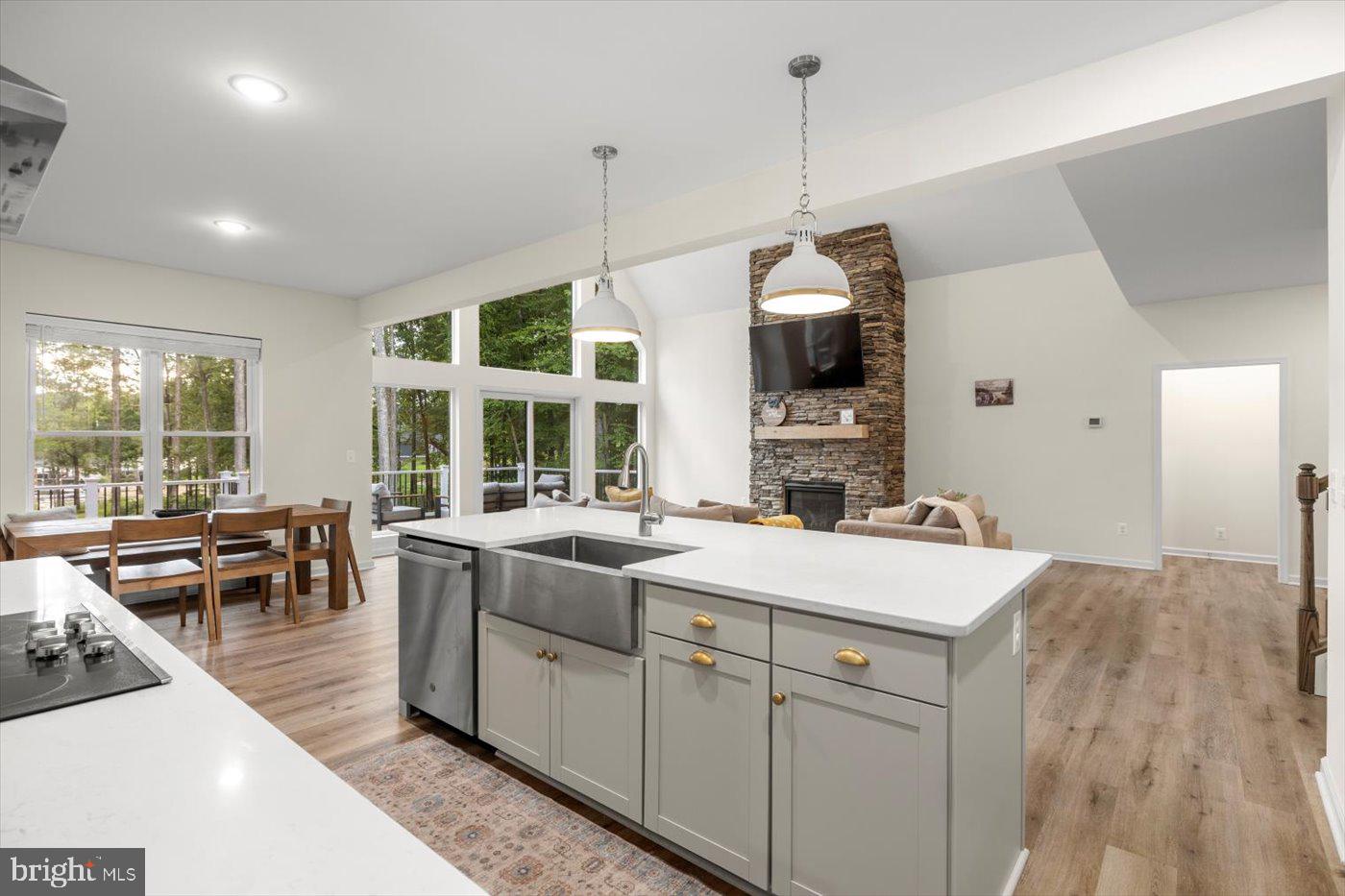 NOAHS LANDING - Residential