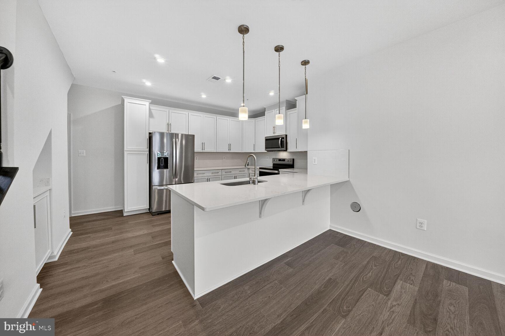 PADDOCK POINTE - Residential