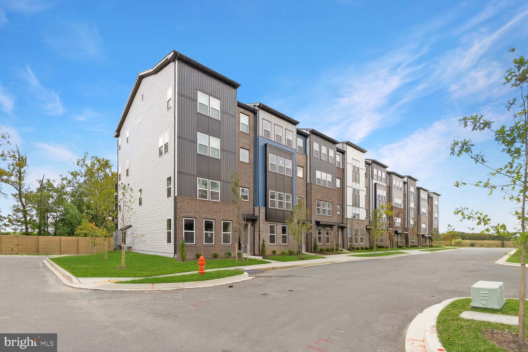 PADDOCK POINTE - Residential