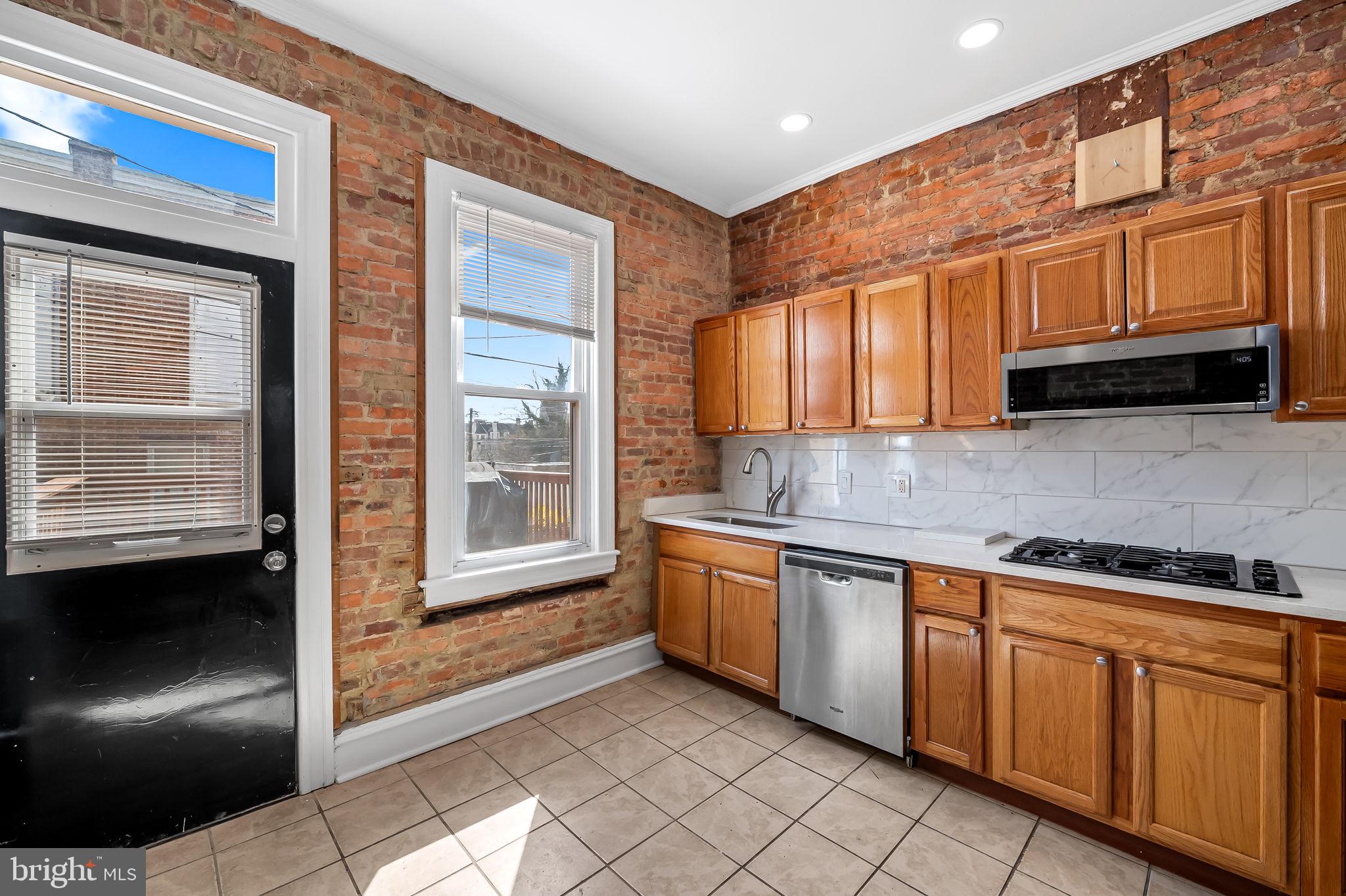 BARCLAY - Residential Lease