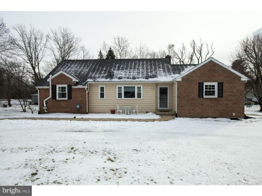 Beautifully well maintained 3 bedroom 2.5 bath ranch on an acre lot.  Located in Downingtown School District this Lovely home is move-in ready.  The large Family Room includes a beautiful stone gas fireplace, crown molding and gorgeous views.  Formal dining room is elegant with hardwood floors, crown molding, chair rail and french doors leading to a sun room.  Perfect for entertaining, the sunroom has sliders to an expansive deck.  Lots of cabinet space in the kitchen and new countertops.  Three good size bedrooms.  The master bath was remolded in 06 and includes a tile shower.  There is a half bath in the huge full finished basement. The basement has a walk up exit to back yard and access to the garage. Siding replaced 07, window Replaced 05, Radon Remediation installed, Electric Panel upgraded.  Convenient Commute! Close to Shopping, Dining, Historic Marshallton & United Sports Training Center!
