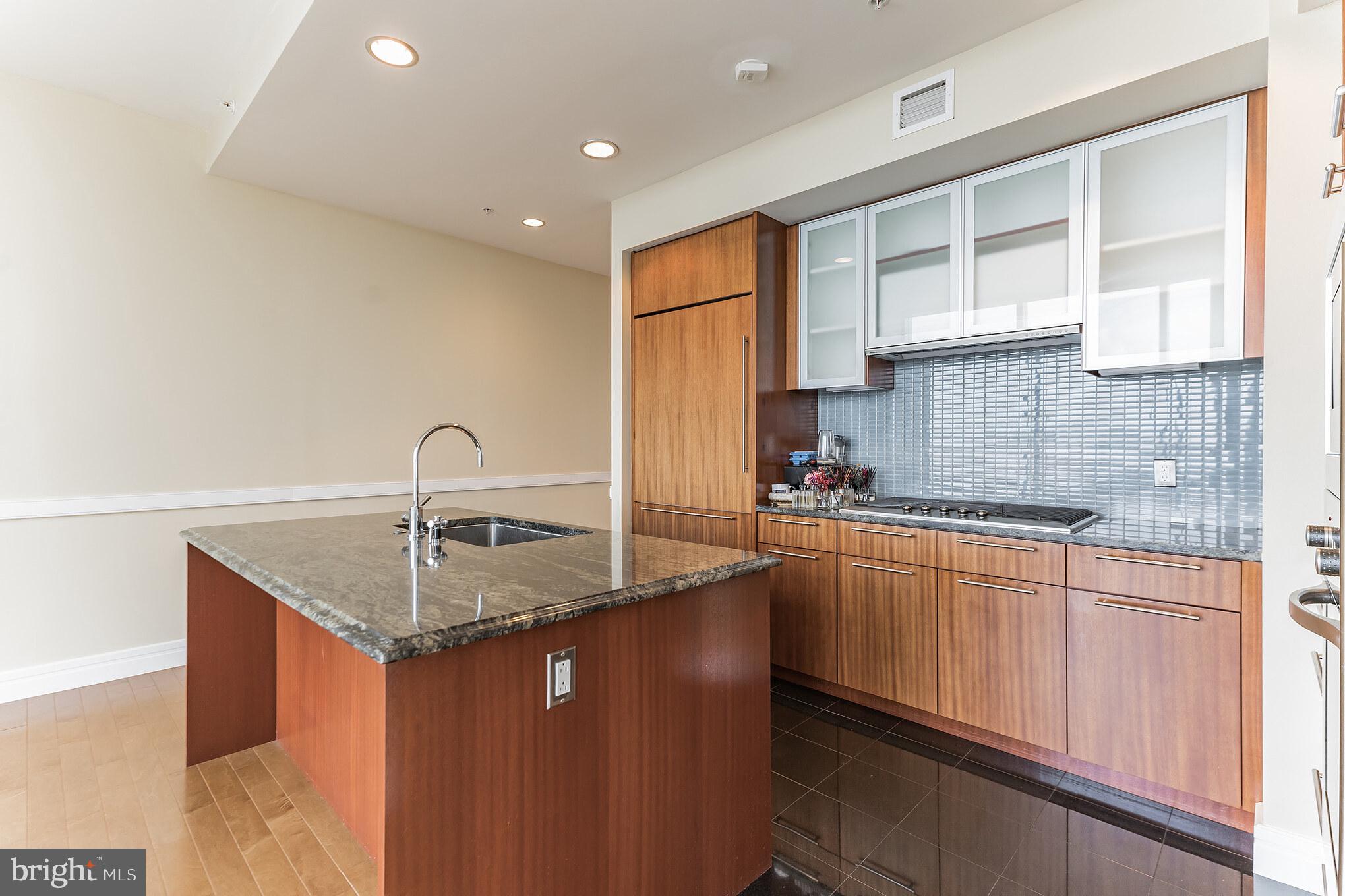 AVENUE OF THE ARTS - Residential