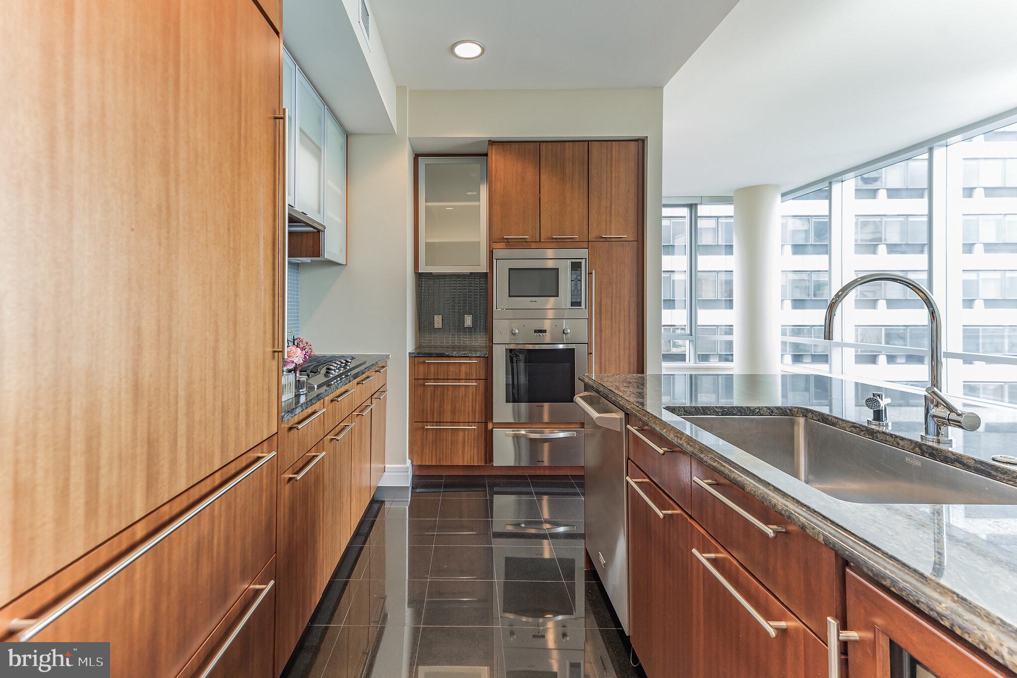 AVENUE OF THE ARTS - Residential