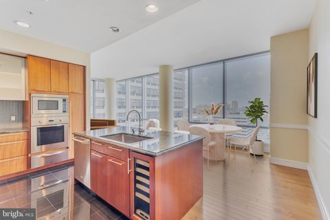 Condo For Sale - 1414 S Penn Square #27F<br/> PHILADELPHIA, PA 19102