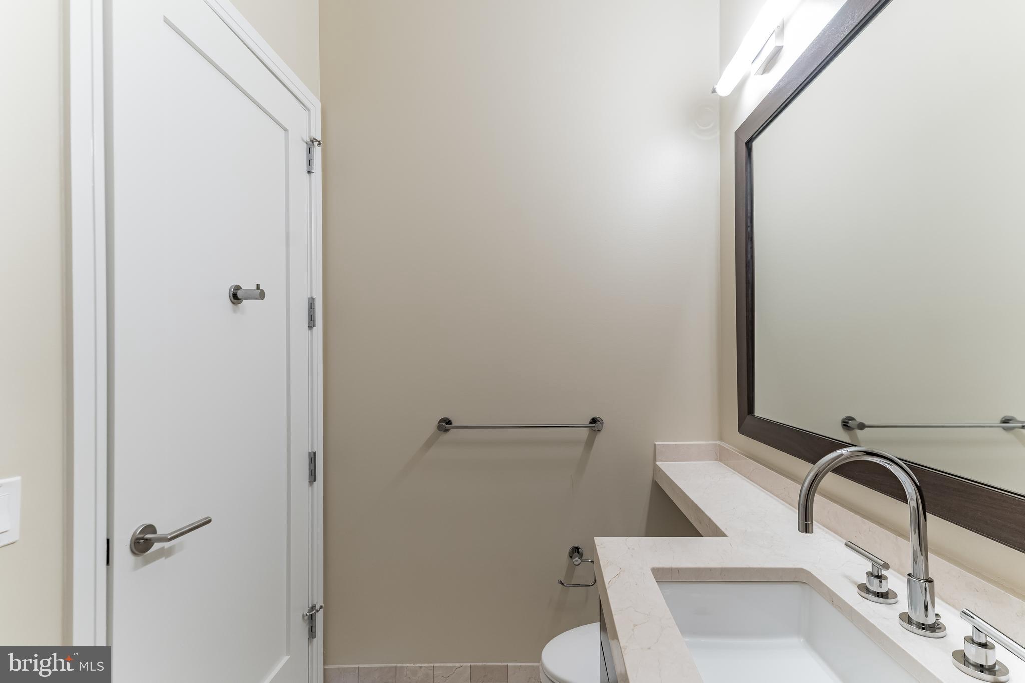 AVENUE OF THE ARTS - Residential