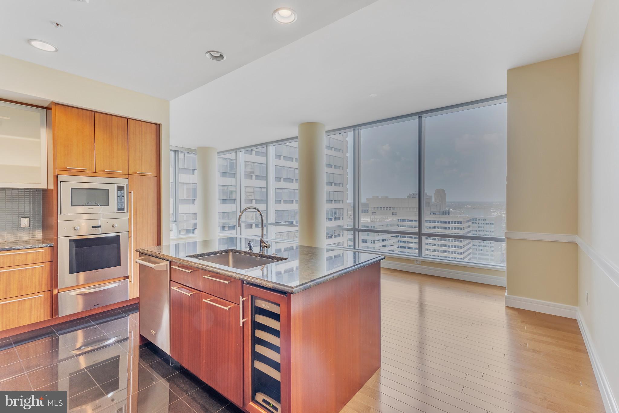 AVENUE OF THE ARTS - Residential