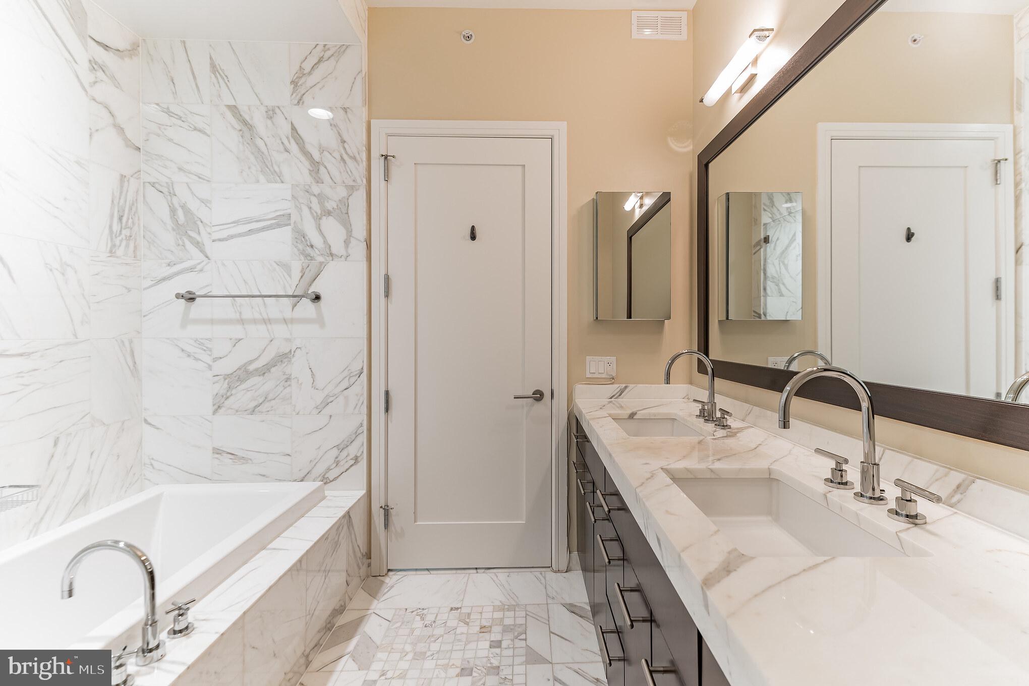 AVENUE OF THE ARTS - Residential