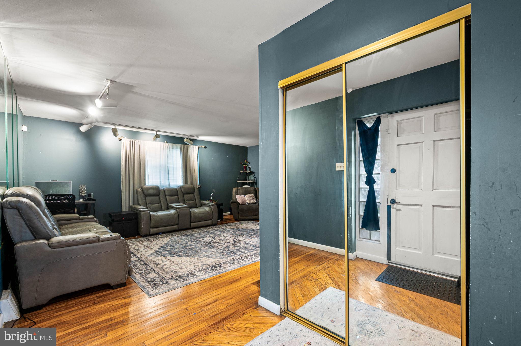 358 TOMLINSON TERRACE