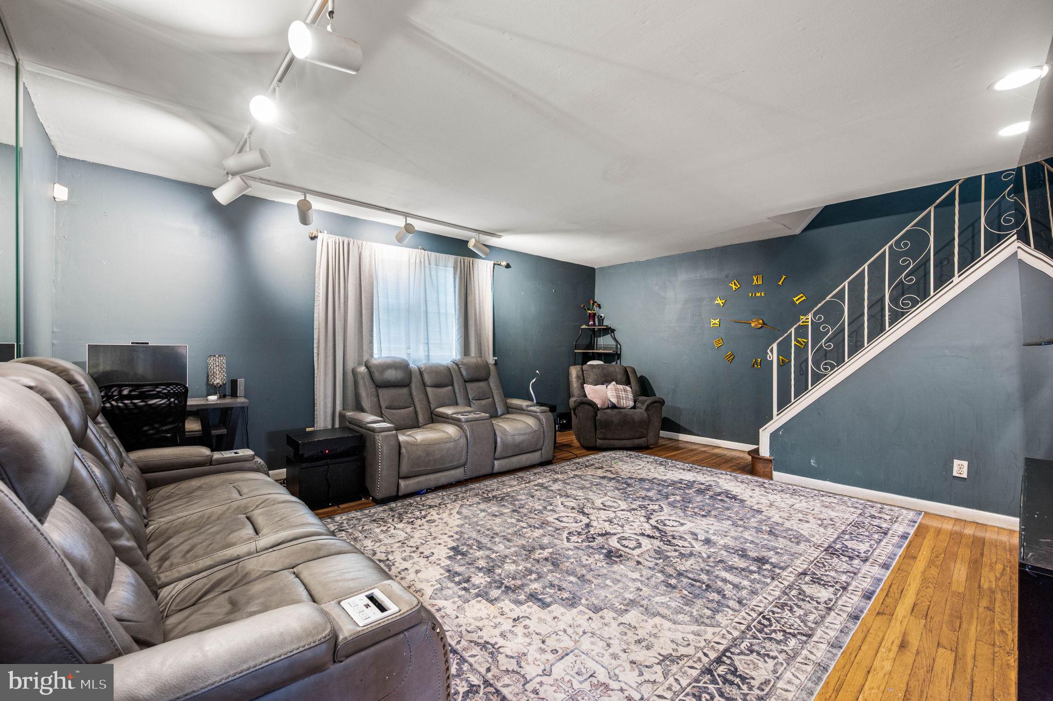 358 TOMLINSON TERRACE