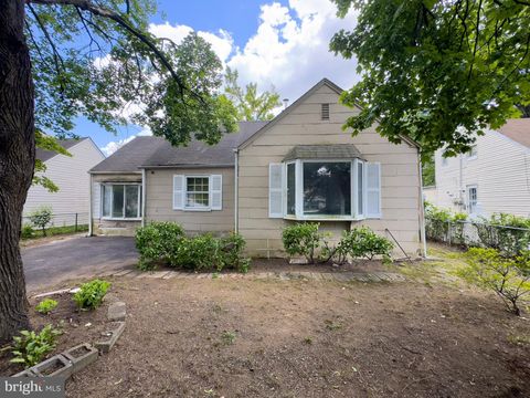 1228 PACIFIC AVENUE BRISTOL PA 19007