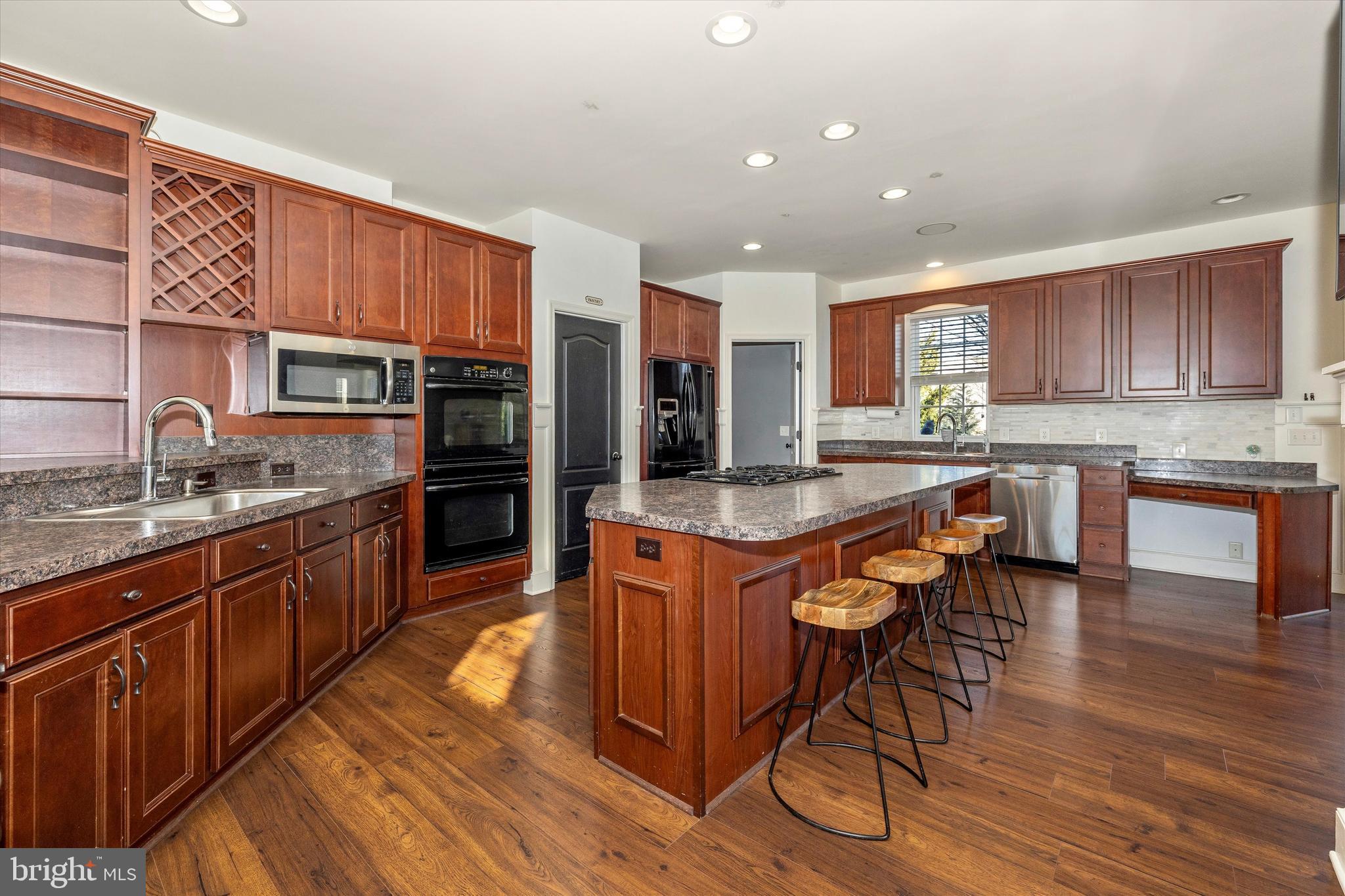 11402 WOODBRIDGE COURT