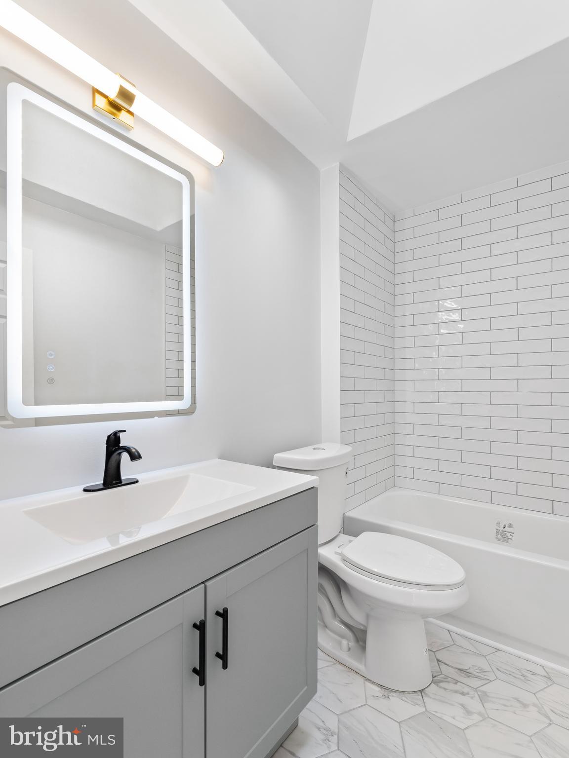 WEST OAK LANE - Residential