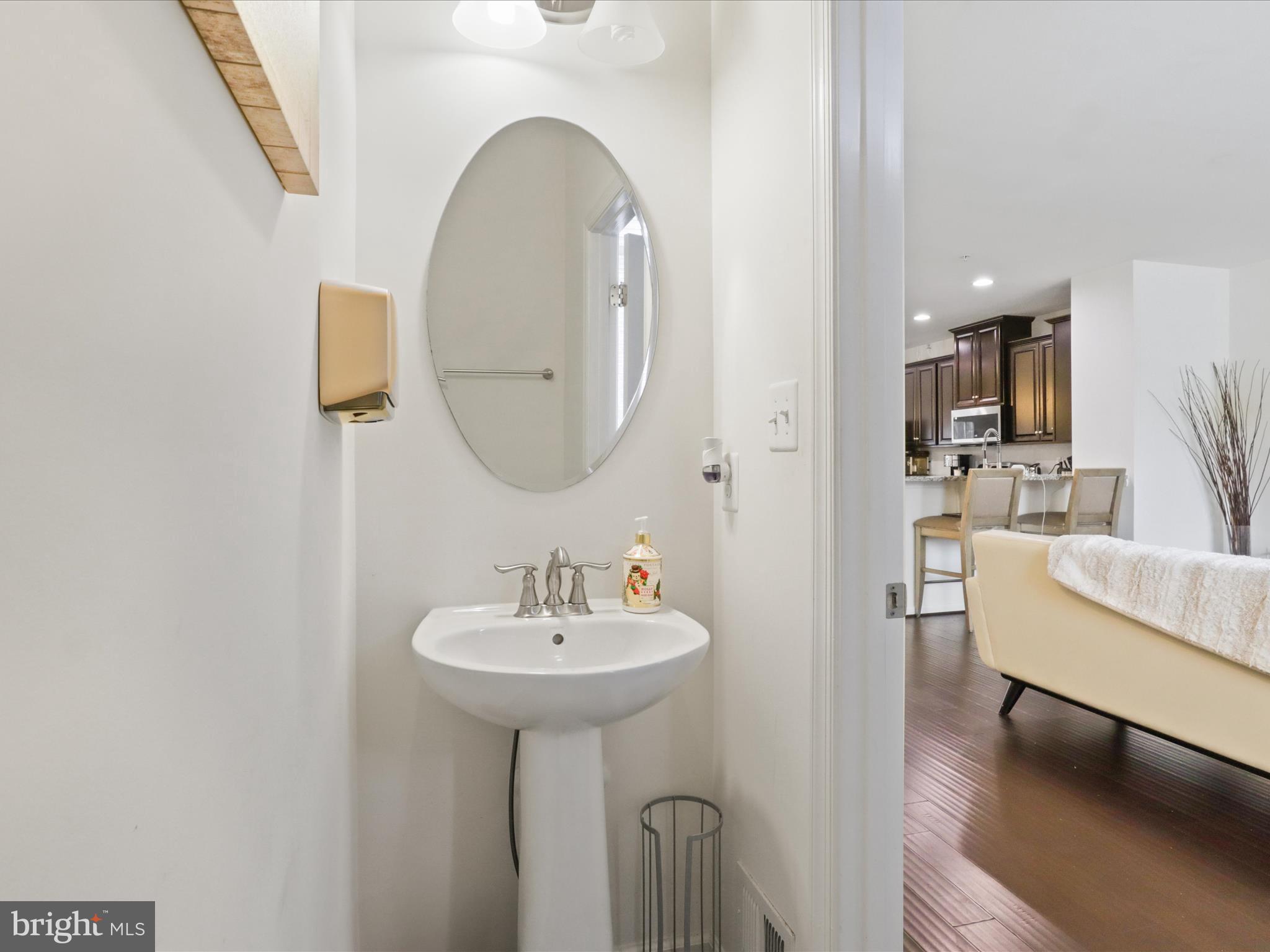 THE PARK AT ADDISON METRO - Residential