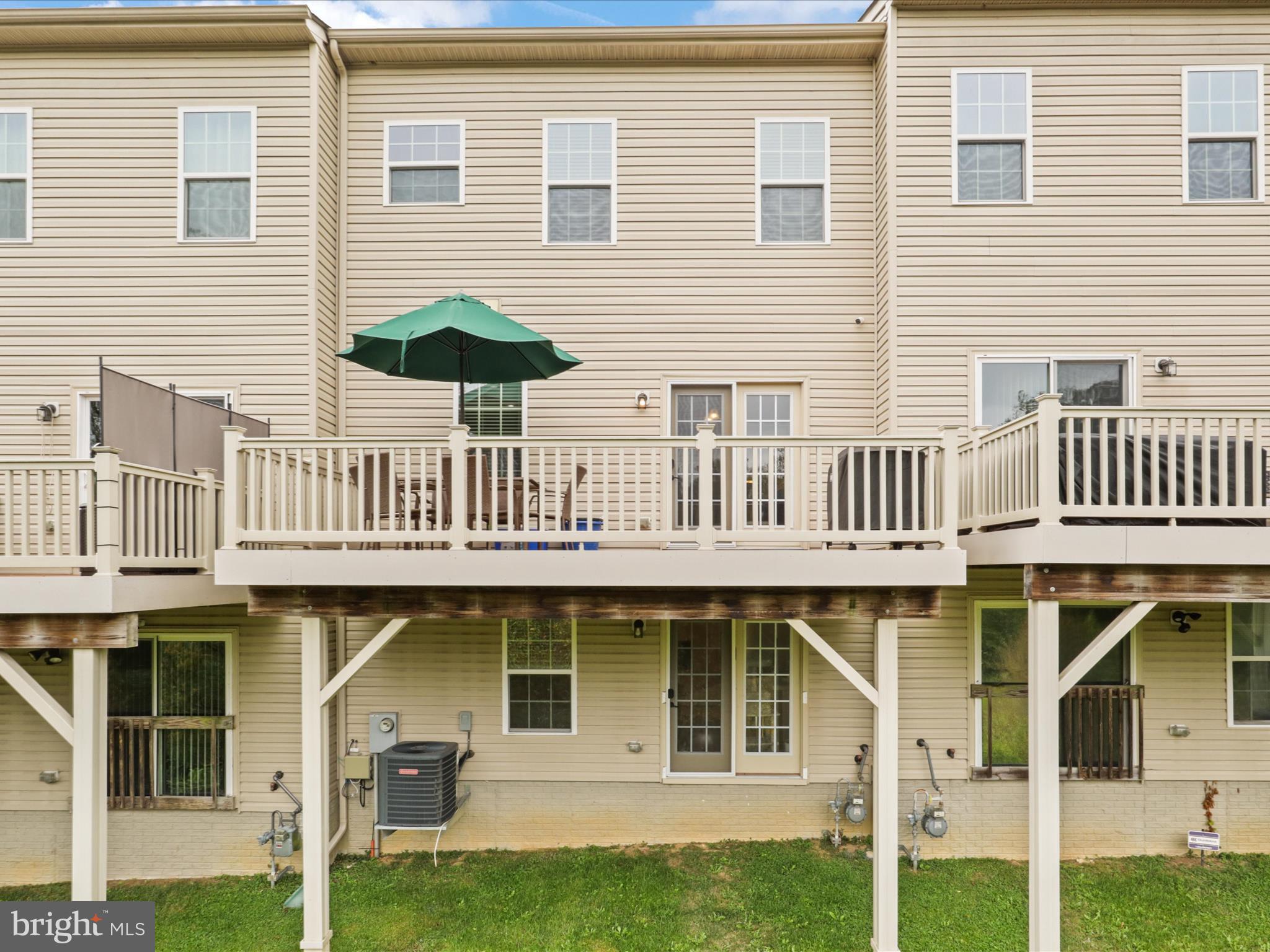 THE PARK AT ADDISON METRO - Residential