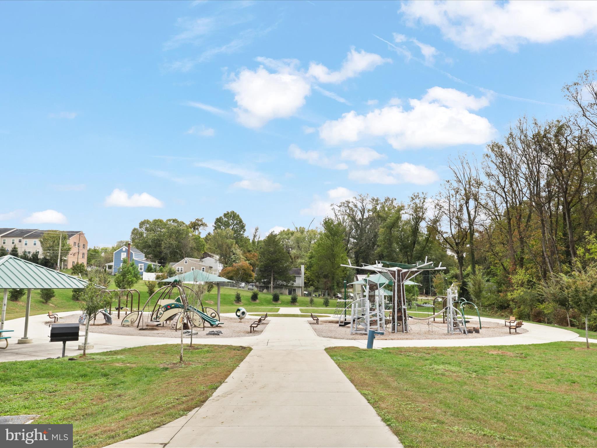 THE PARK AT ADDISON METRO - Residential