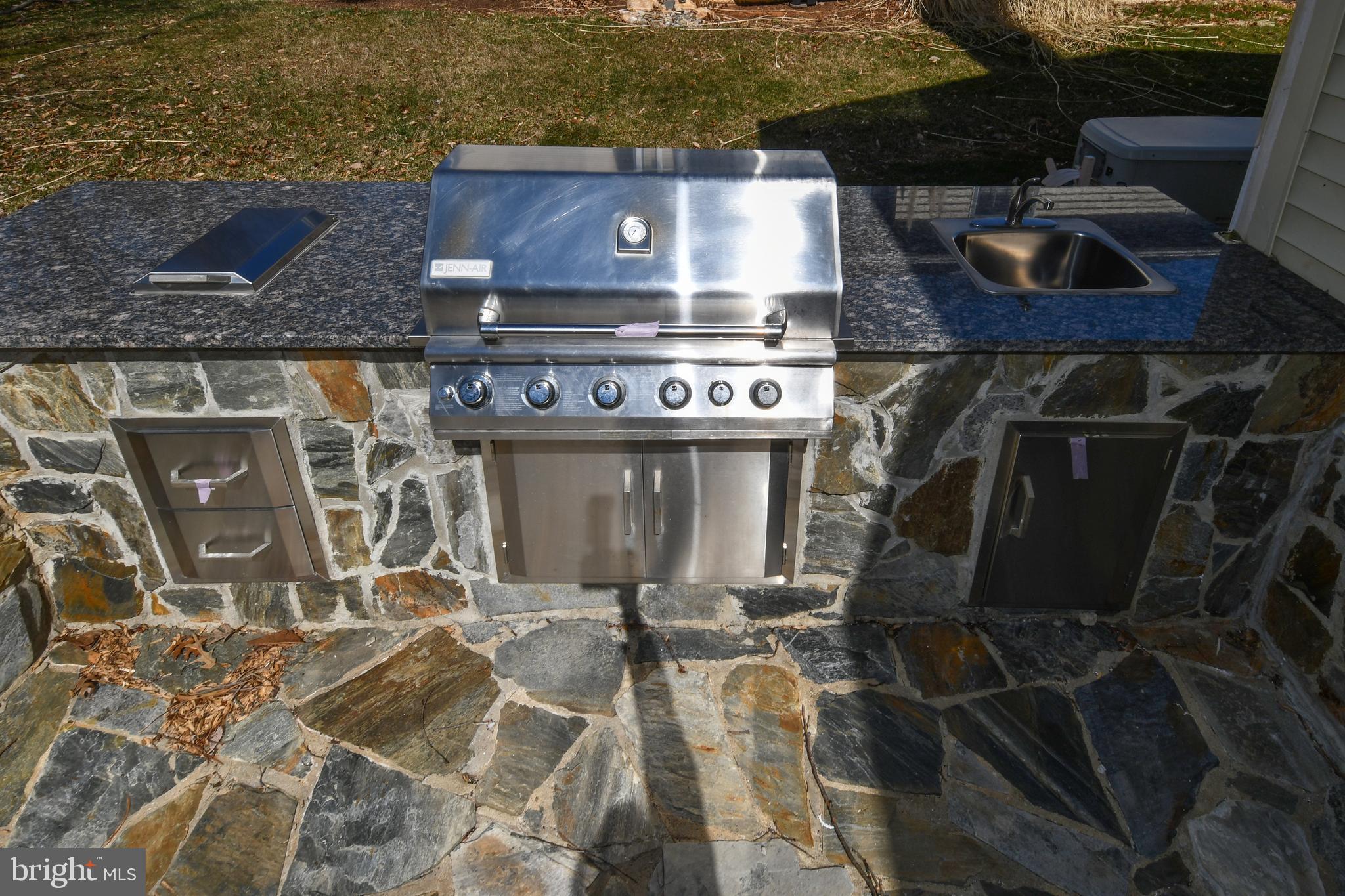 CROSSPOINTE - Residential