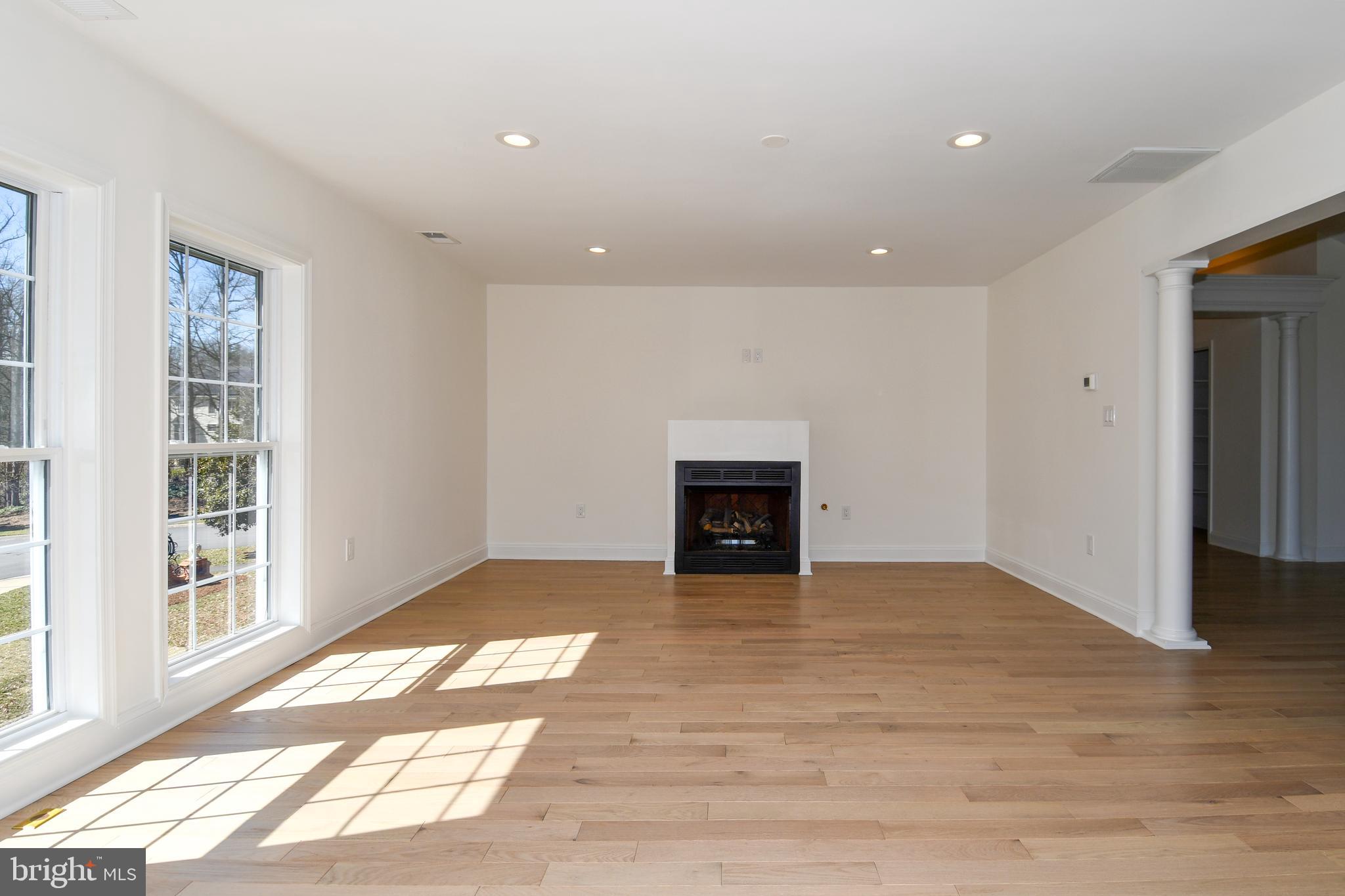 CROSSPOINTE - Residential