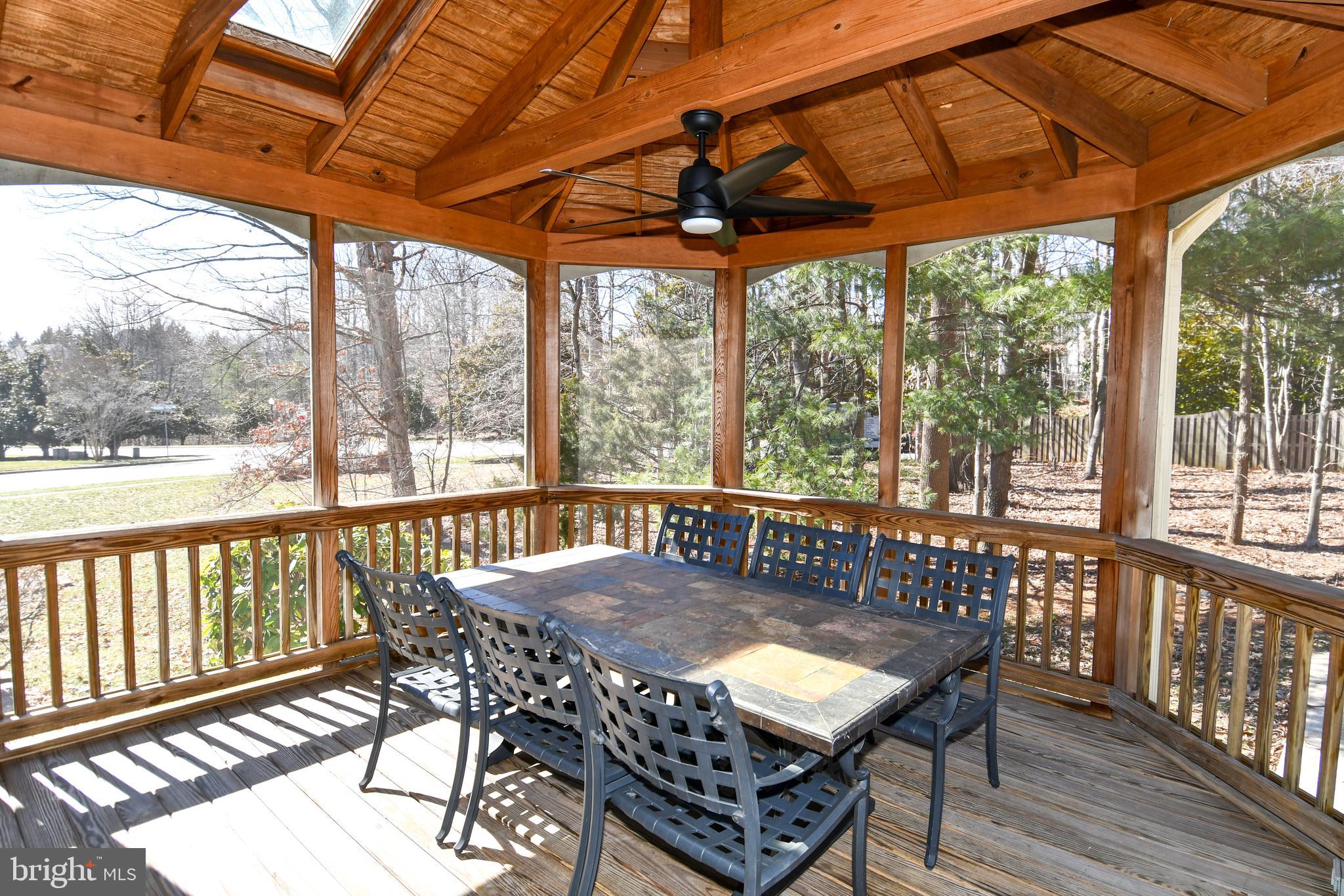 CROSSPOINTE - Residential