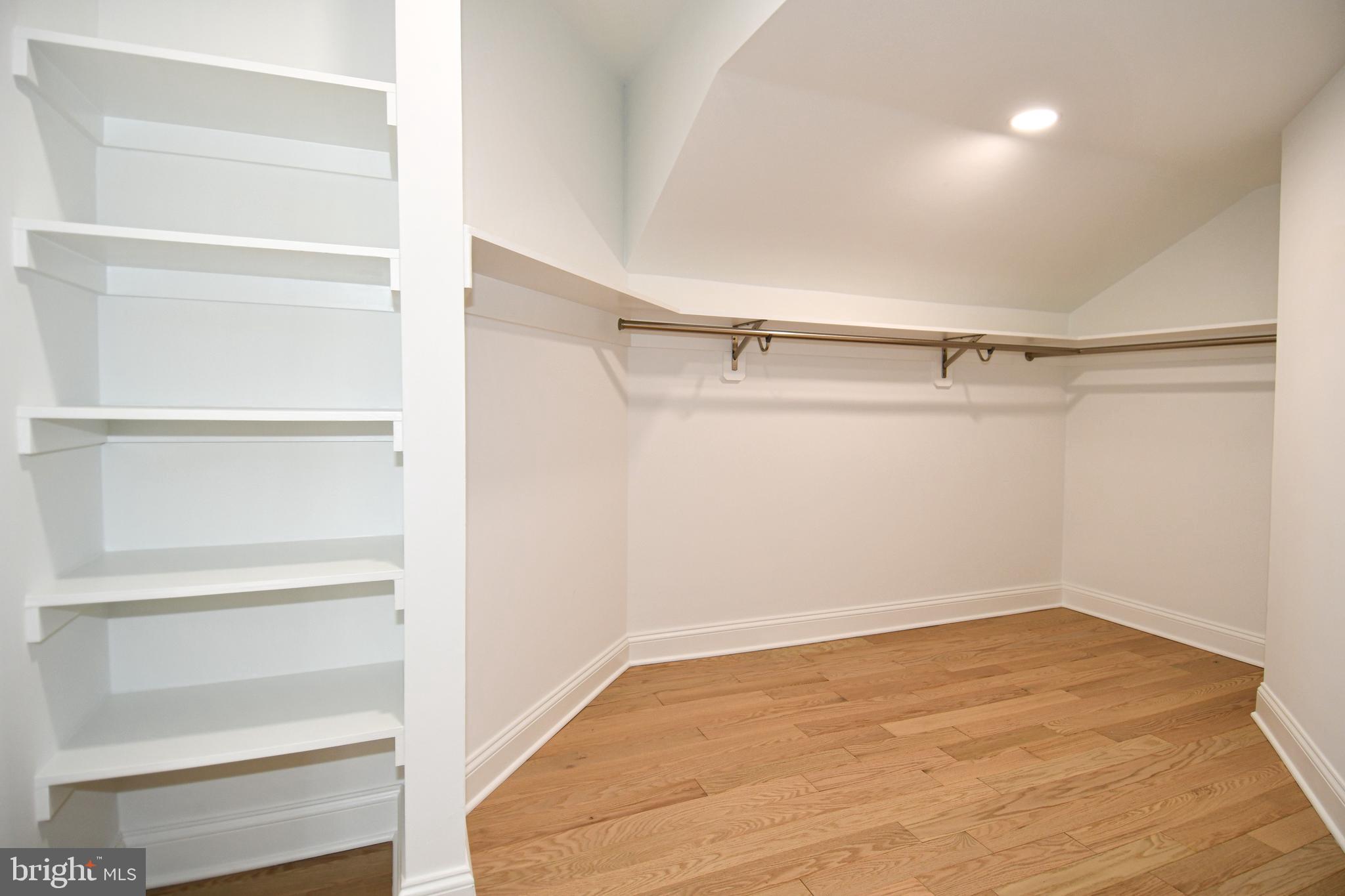 CROSSPOINTE - Residential