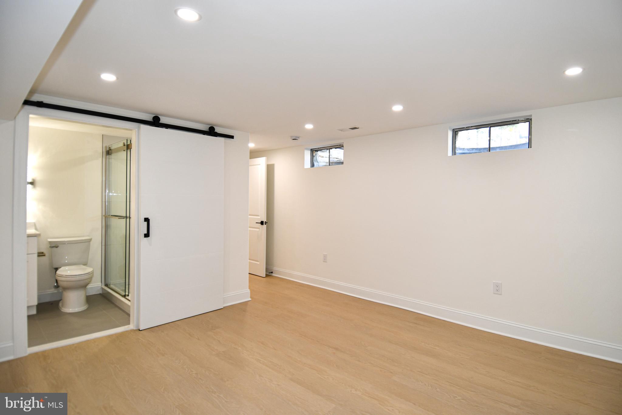 CROSSPOINTE - Residential