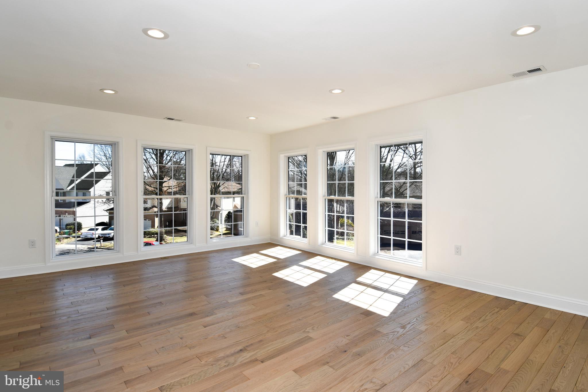 CROSSPOINTE - Residential