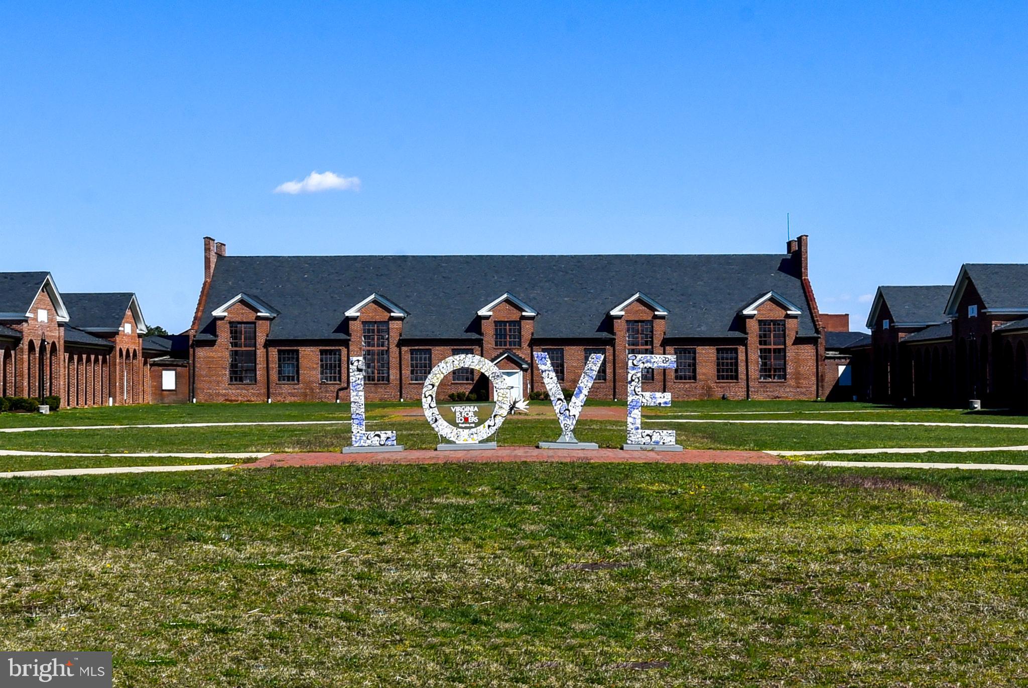 CROSSPOINTE - Residential