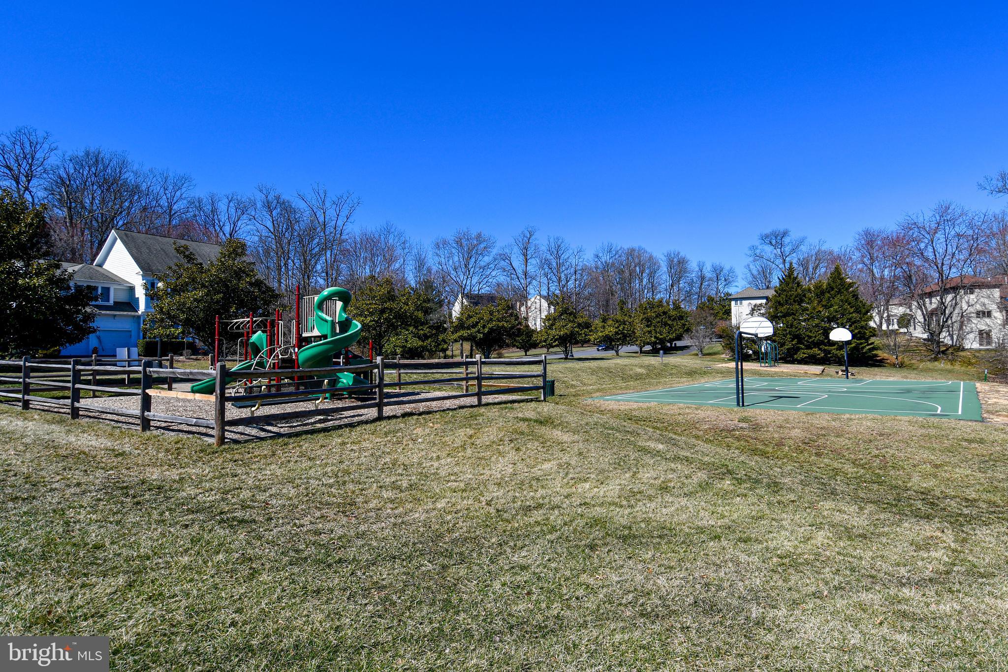 CROSSPOINTE - Residential