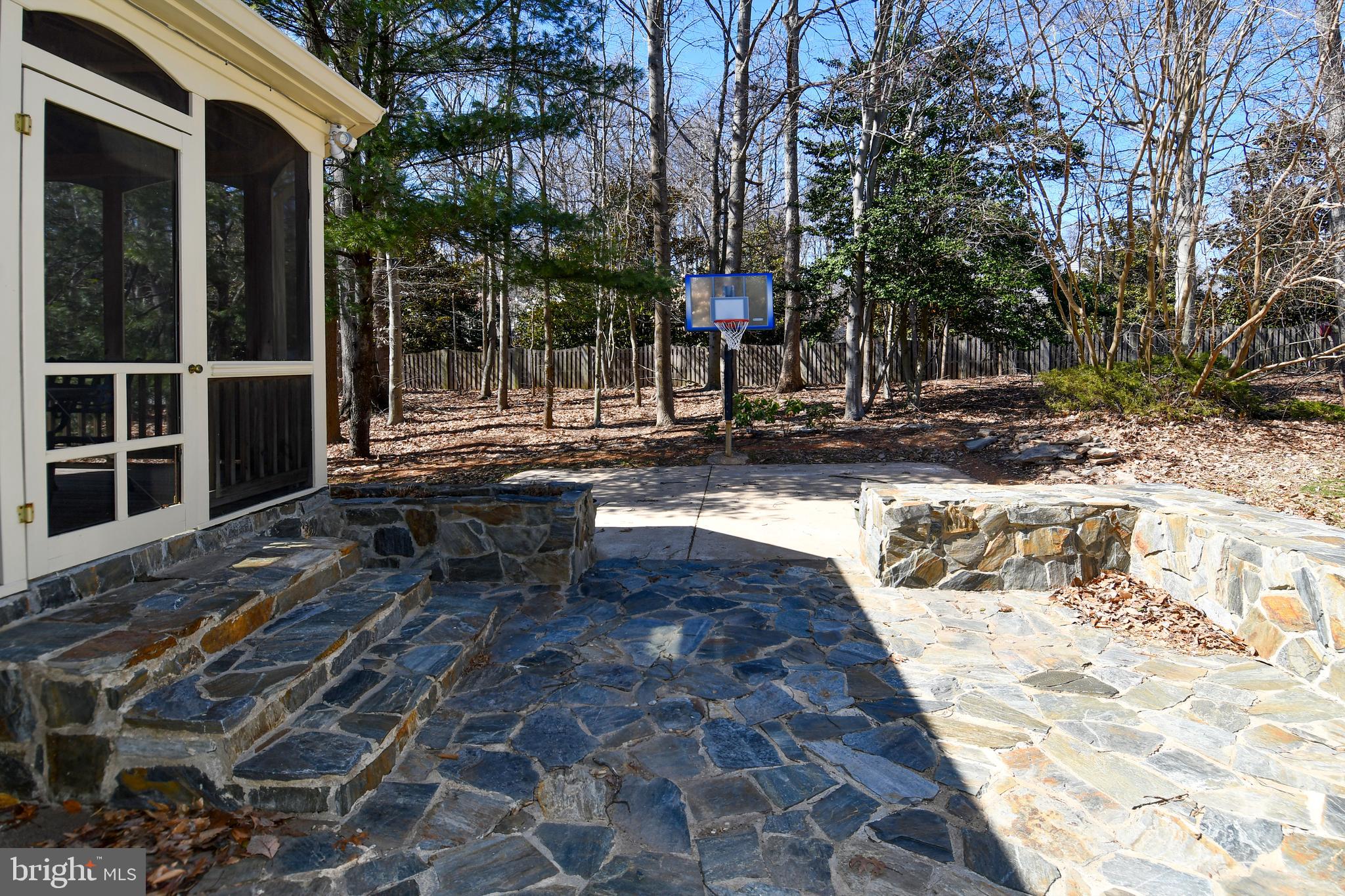 CROSSPOINTE - Residential