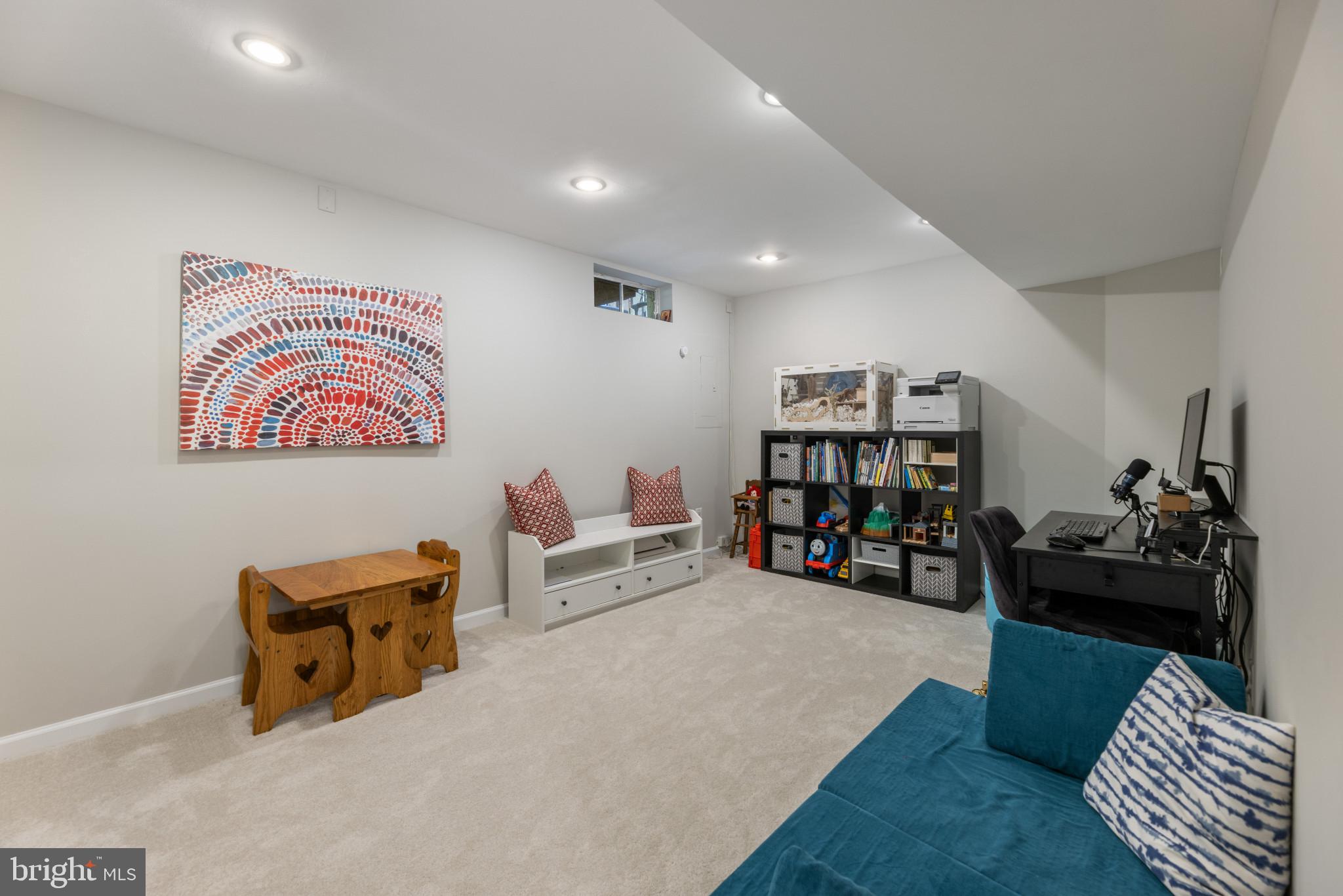 BELMONT STATION - Residential
