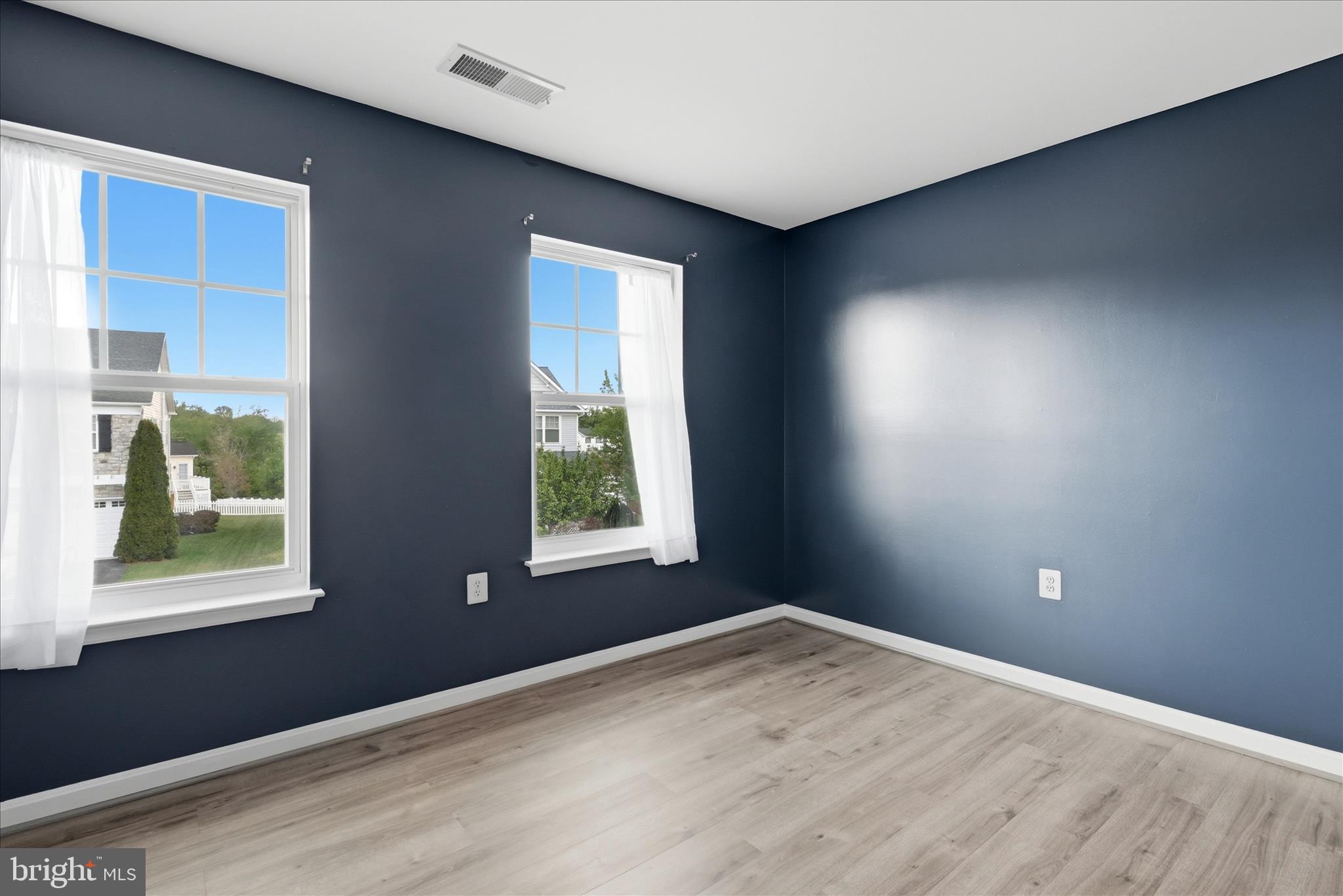ROSEVILLE DOWNS - Residential