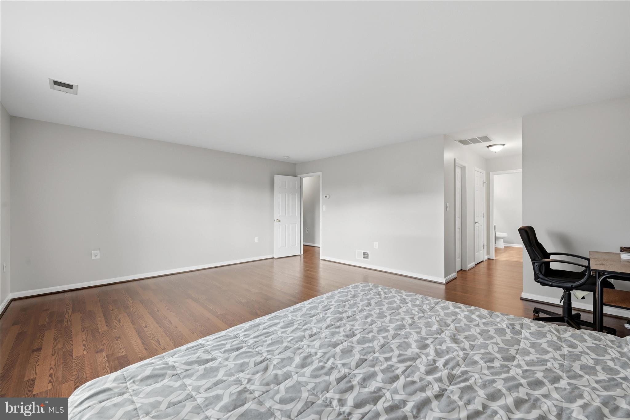 ROSEVILLE DOWNS - Residential