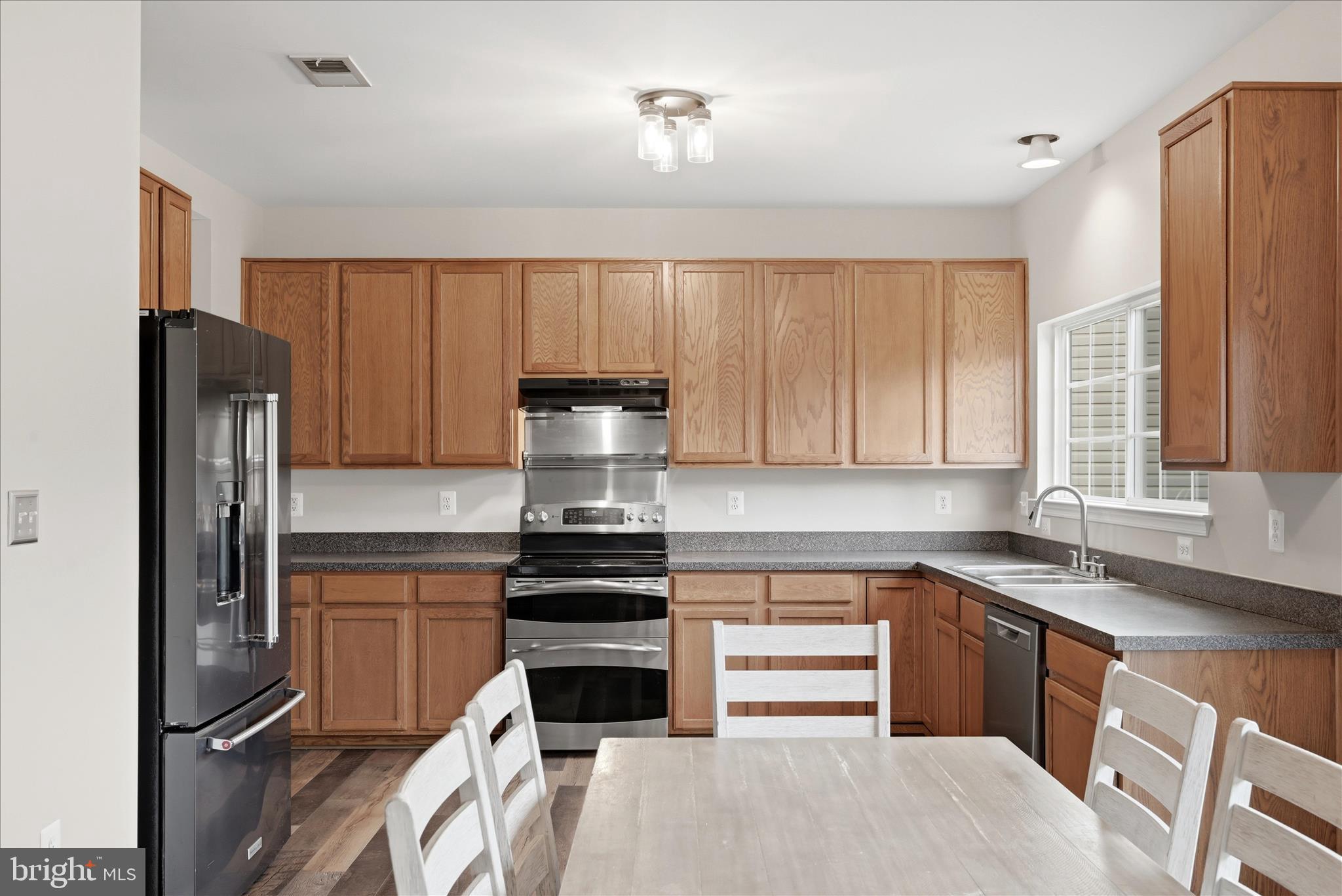 ROSEVILLE DOWNS - Residential