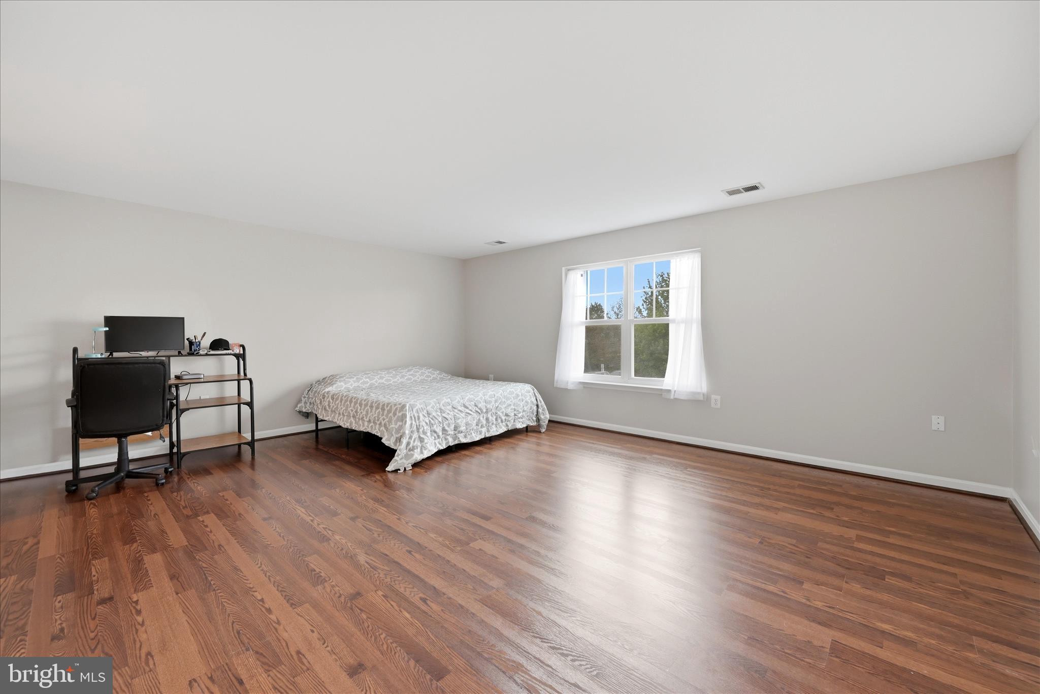 ROSEVILLE DOWNS - Residential