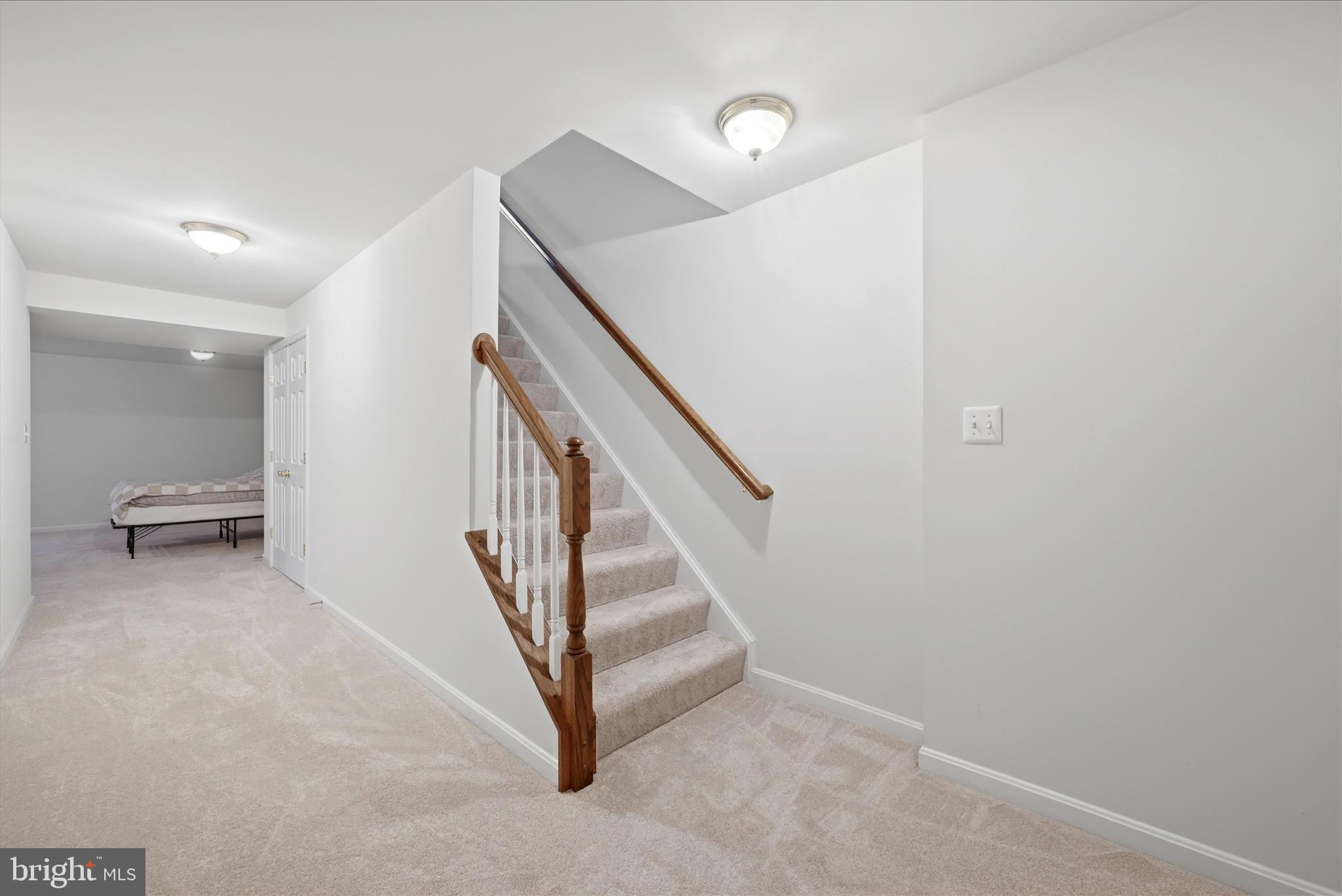 ROSEVILLE DOWNS - Residential