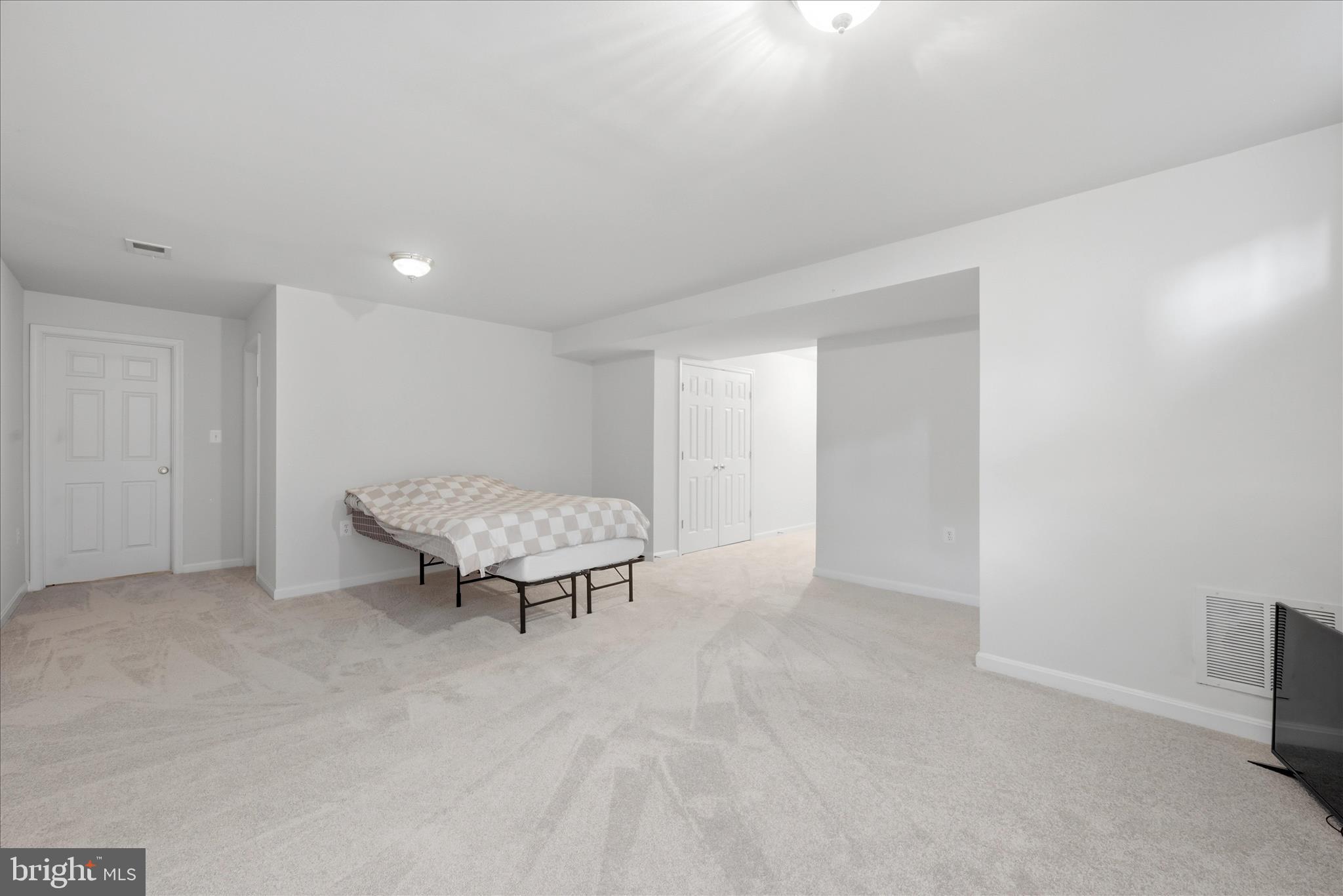 ROSEVILLE DOWNS - Residential