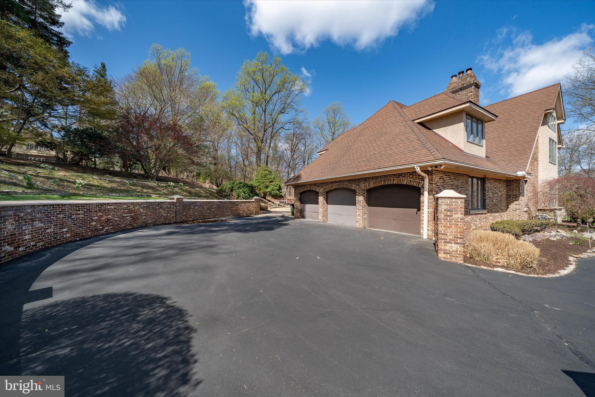 HIDDEN VALLEY - Residential