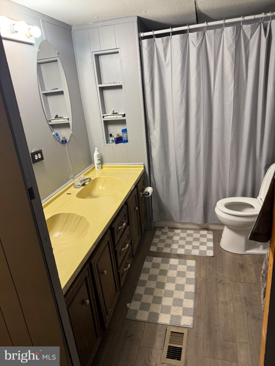 HARBORTON PLACE - Residential