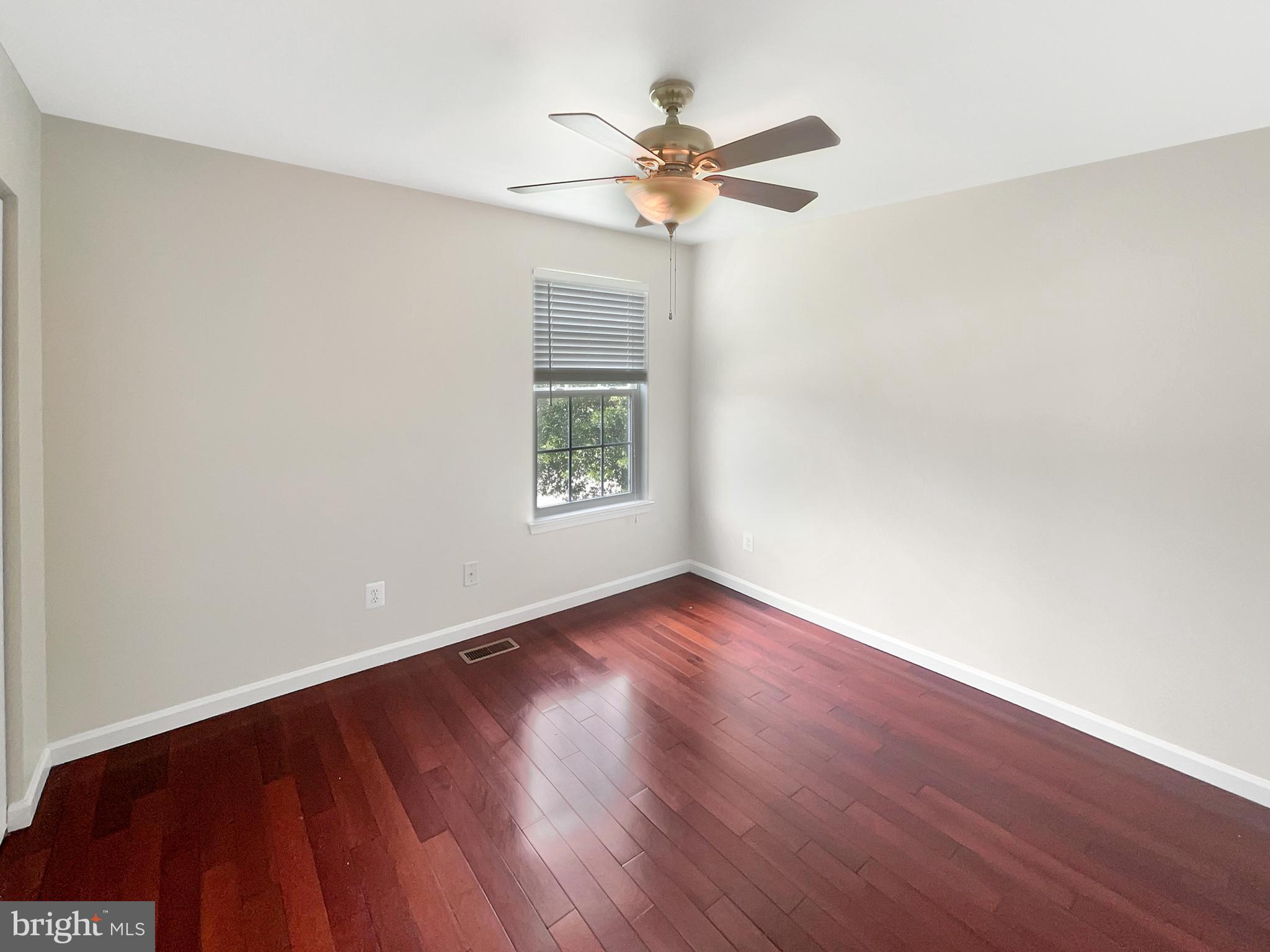 WAYSIDE VILLAGE - Residential