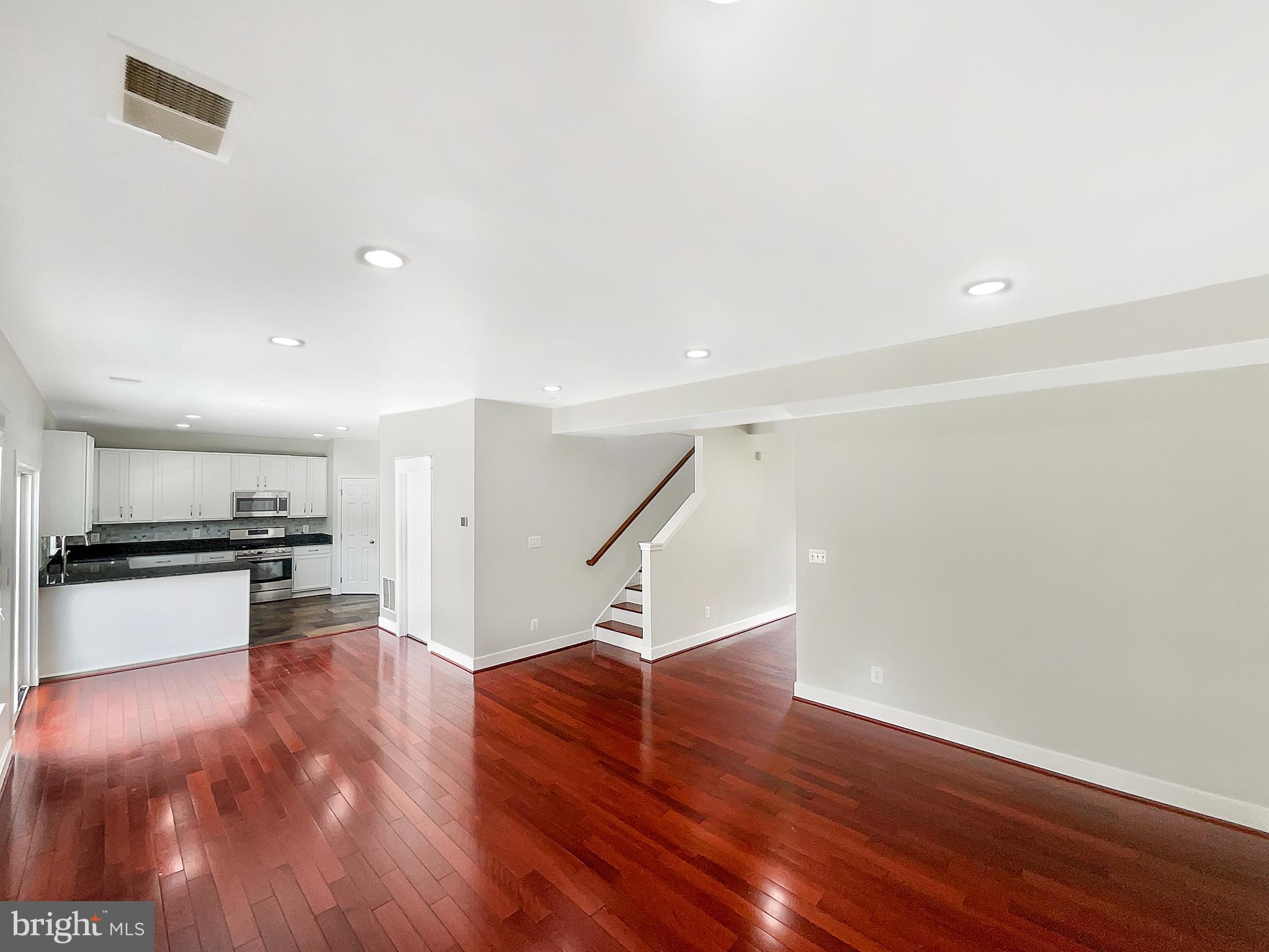 WAYSIDE VILLAGE - Residential