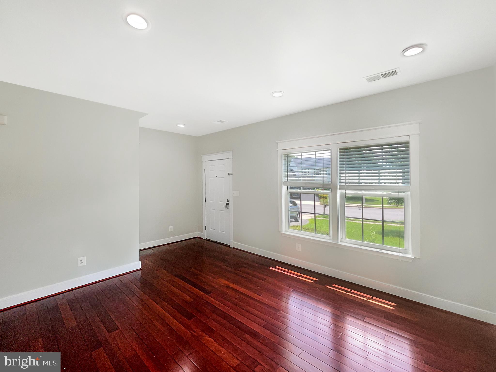 2641 MYRTLEWOOD DRIVE