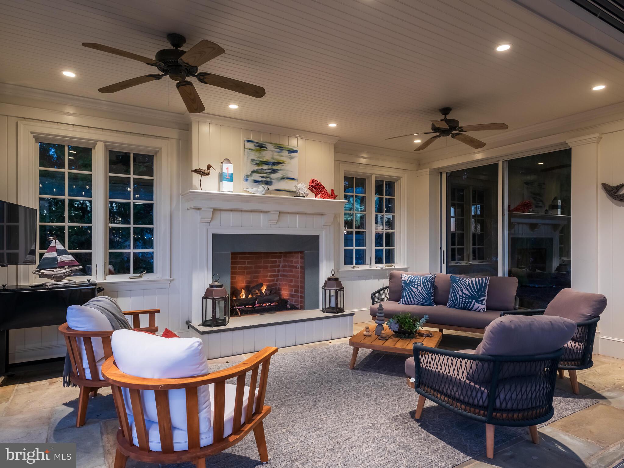 APPLEBROOK - Residential