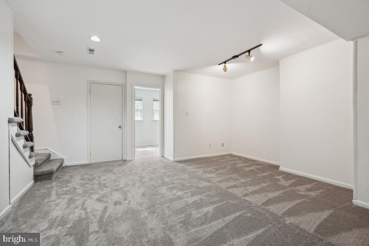 ROCK CREEK MANOR - Residential