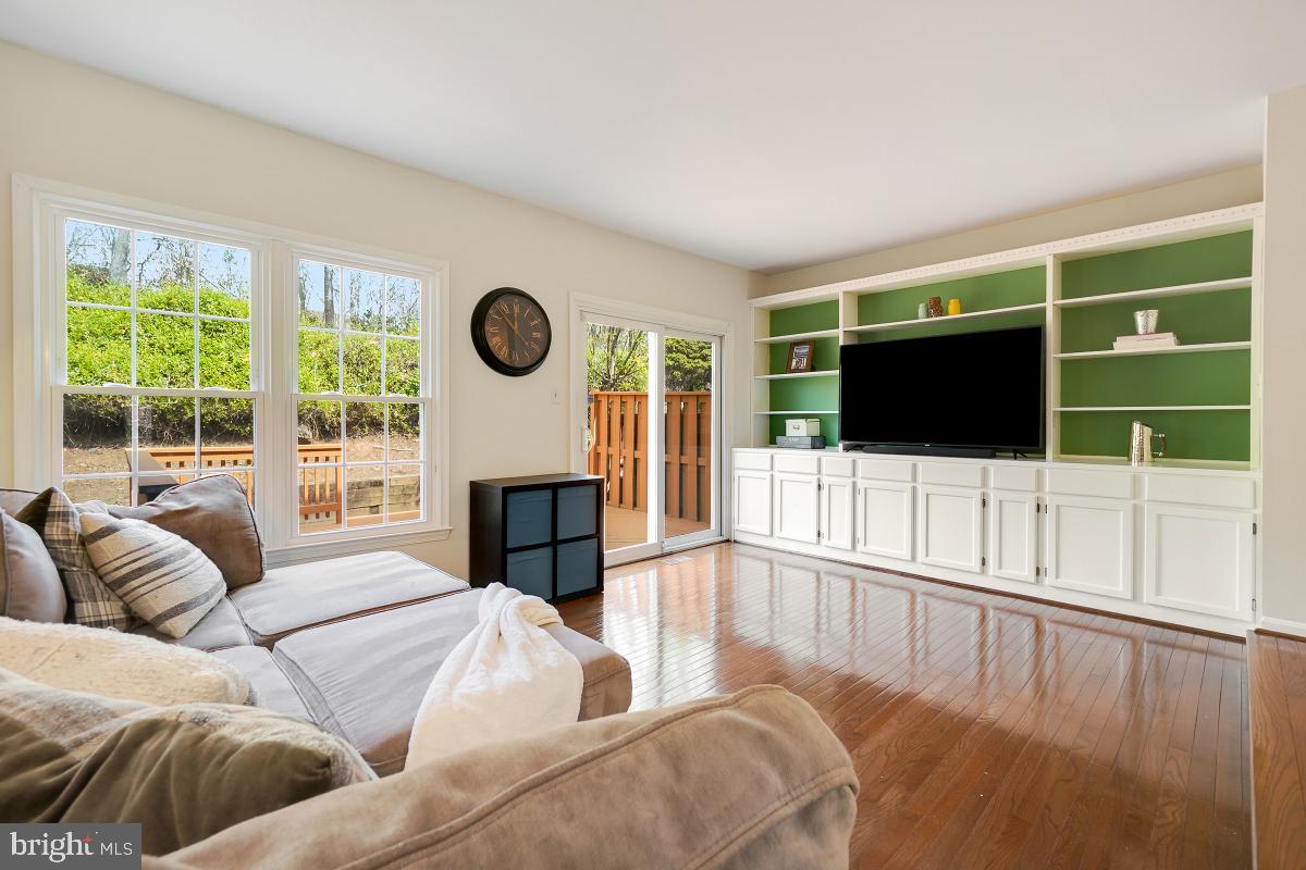 ROCK CREEK MANOR - Residential