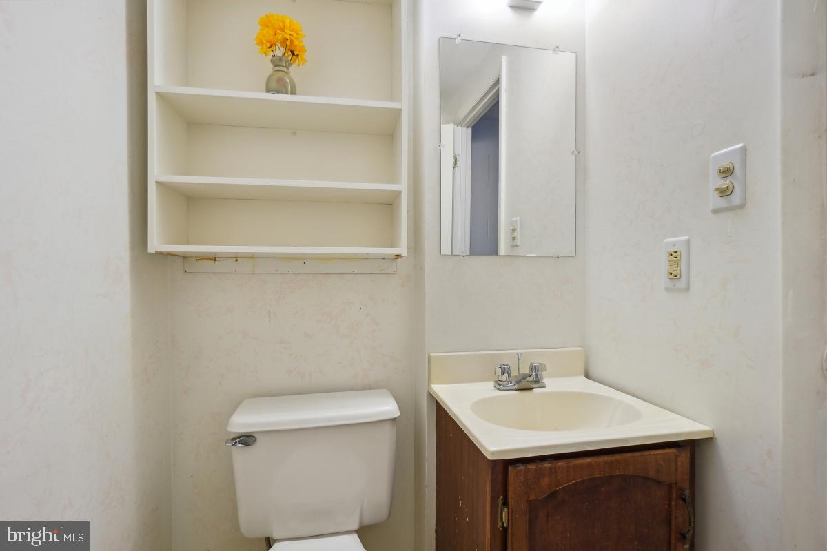 ROCK CREEK MANOR - Residential