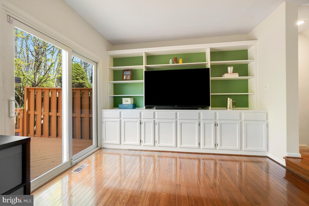 ROCK CREEK MANOR - Residential