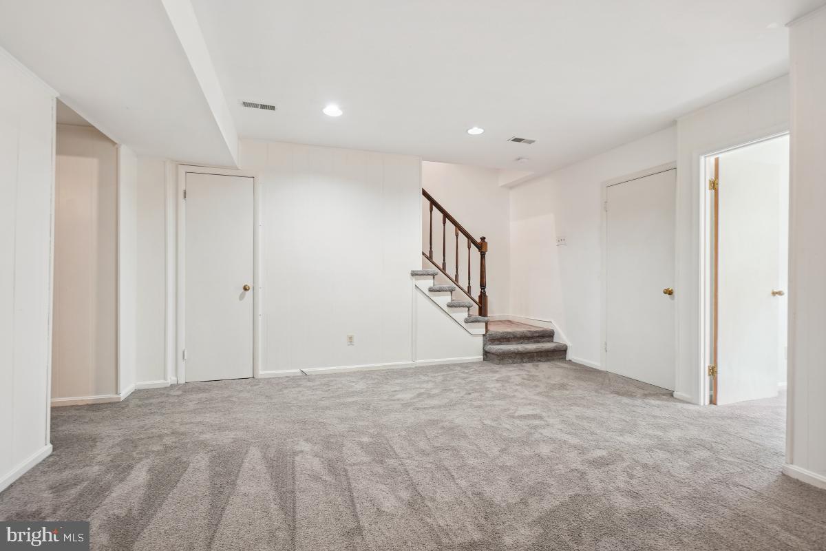 ROCK CREEK MANOR - Residential