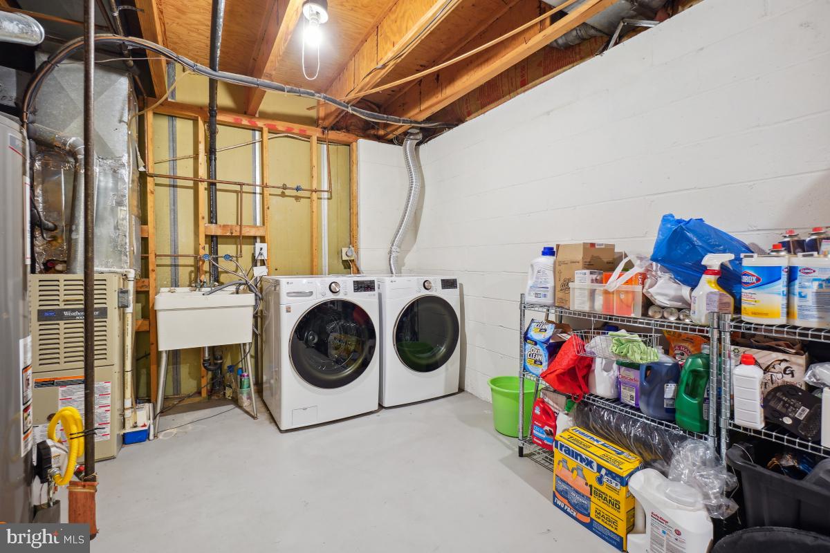 ROCK CREEK MANOR - Residential