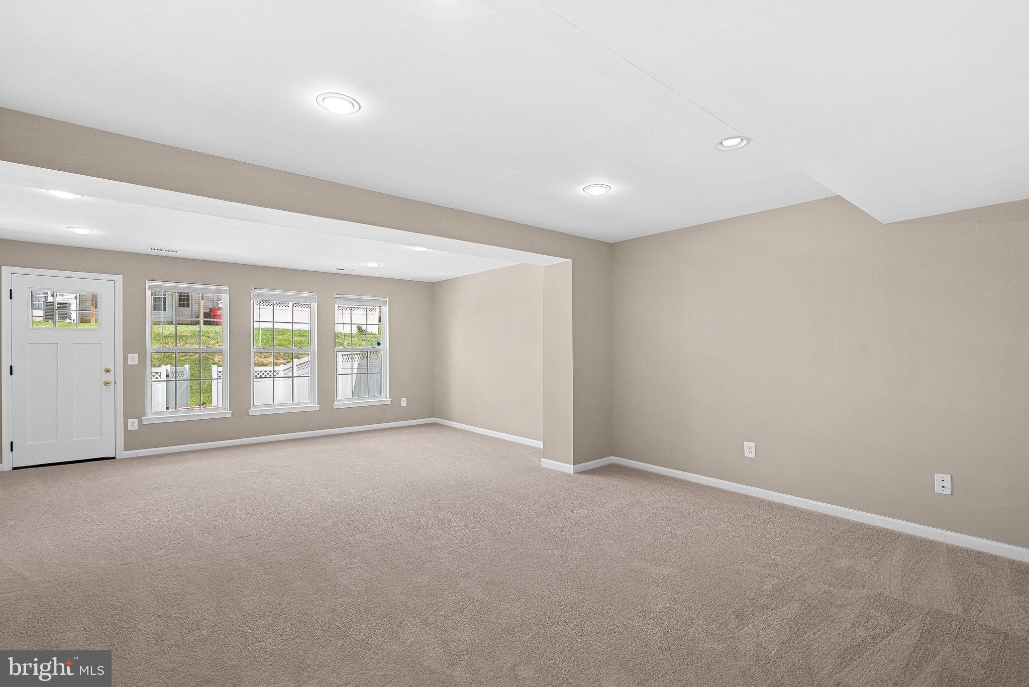 LAKELAND PLACE - Residential