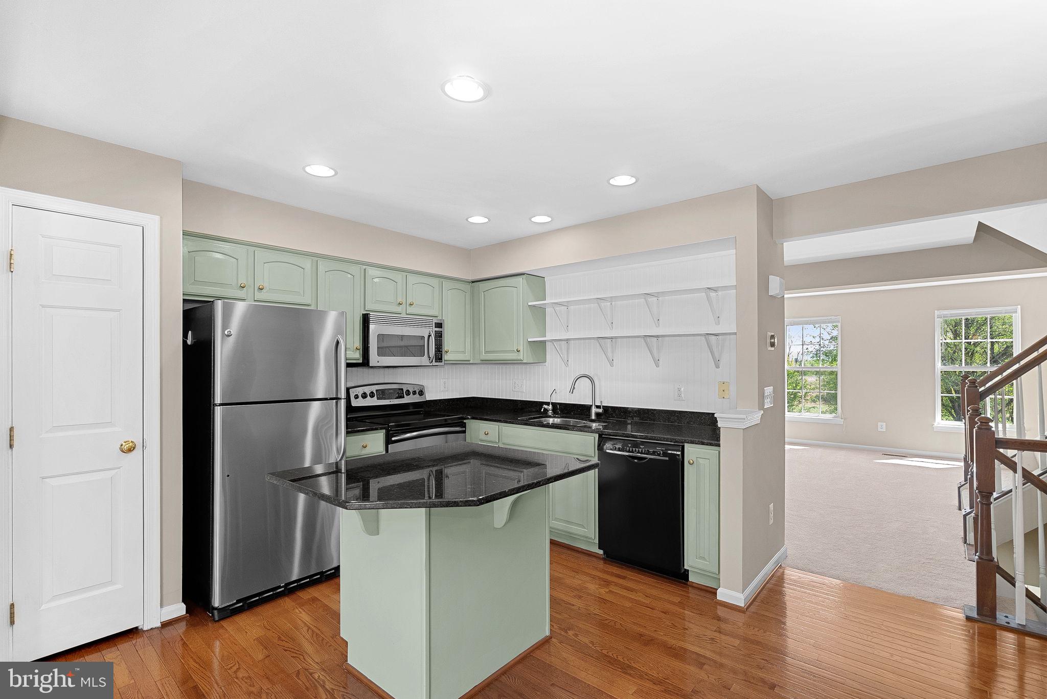 LAKELAND PLACE - Residential
